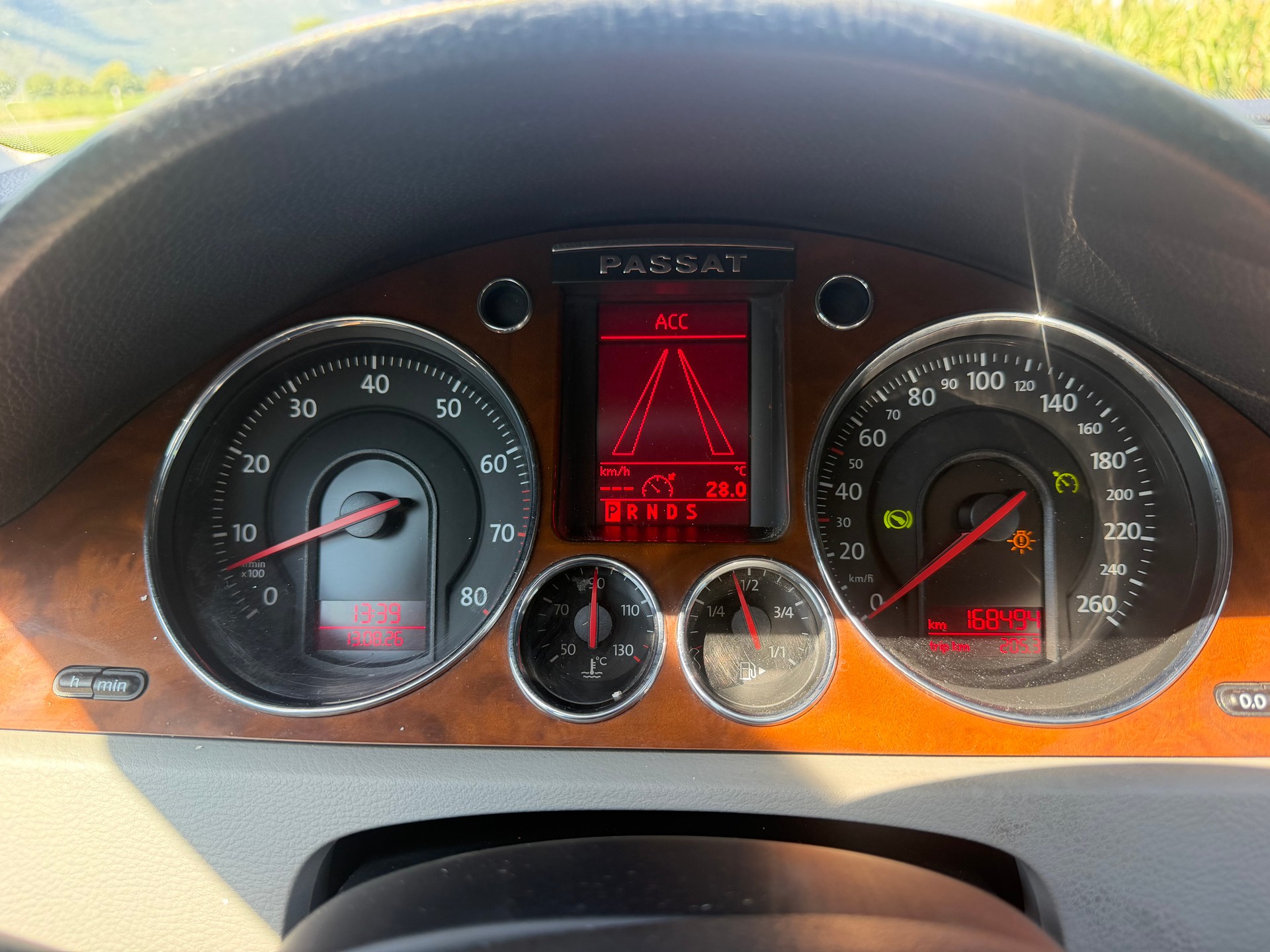 VW PASSAT-image-8