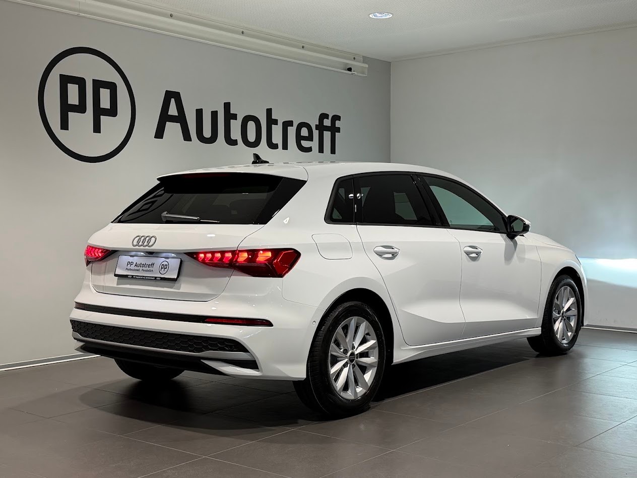 AUDI A3 Sportback TFSI 85 kW Ambition S-tronic-image-14