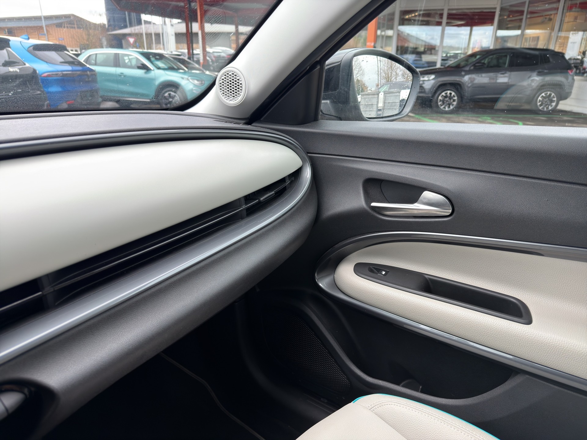 FIAT 600 1.2 Hybrid La Prima-image-28
