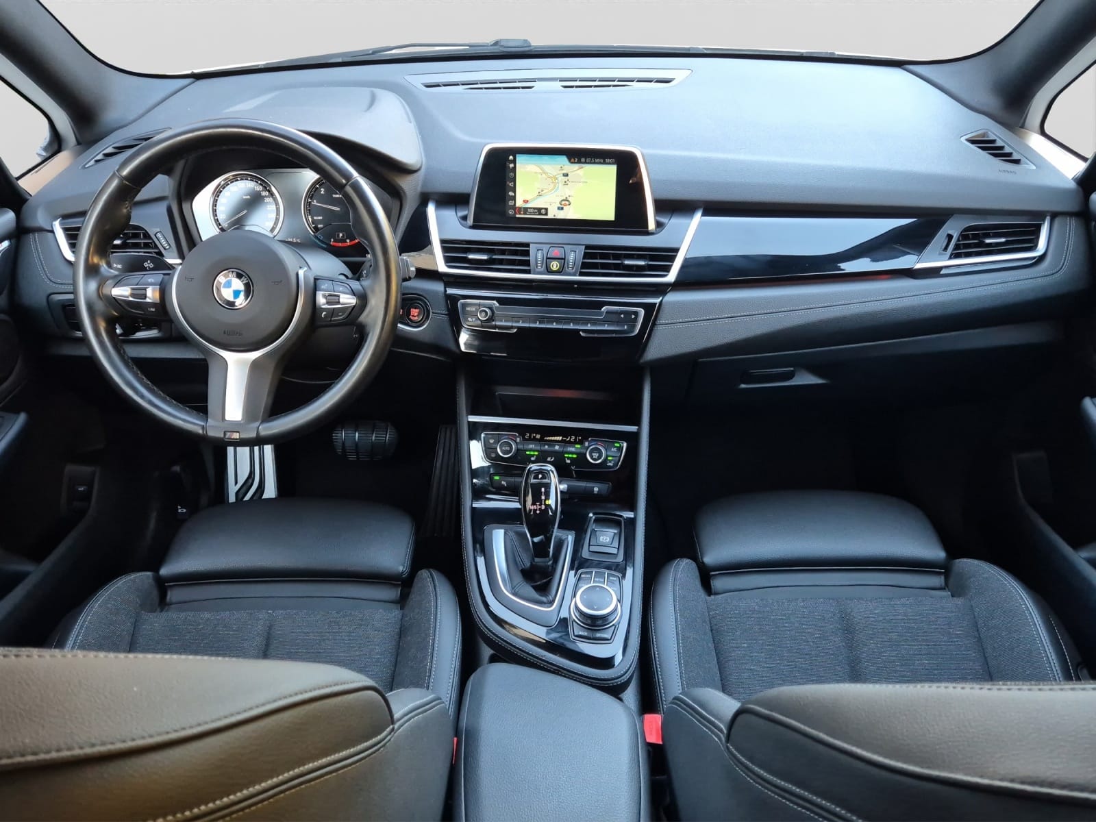 BMW 218i Gran Tourer DKG M Sport-image-9