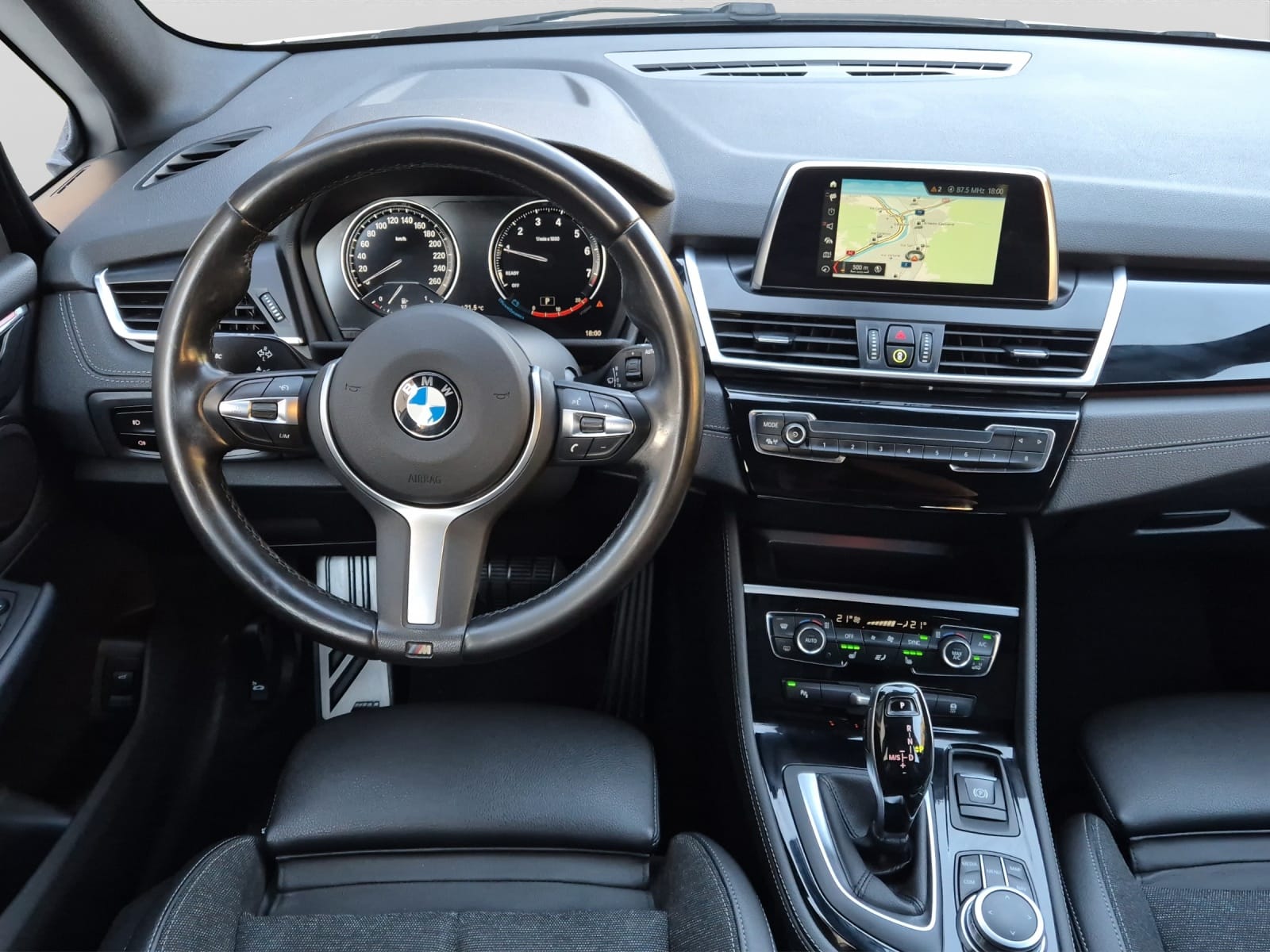 BMW 218i Gran Tourer DKG M Sport-image-10
