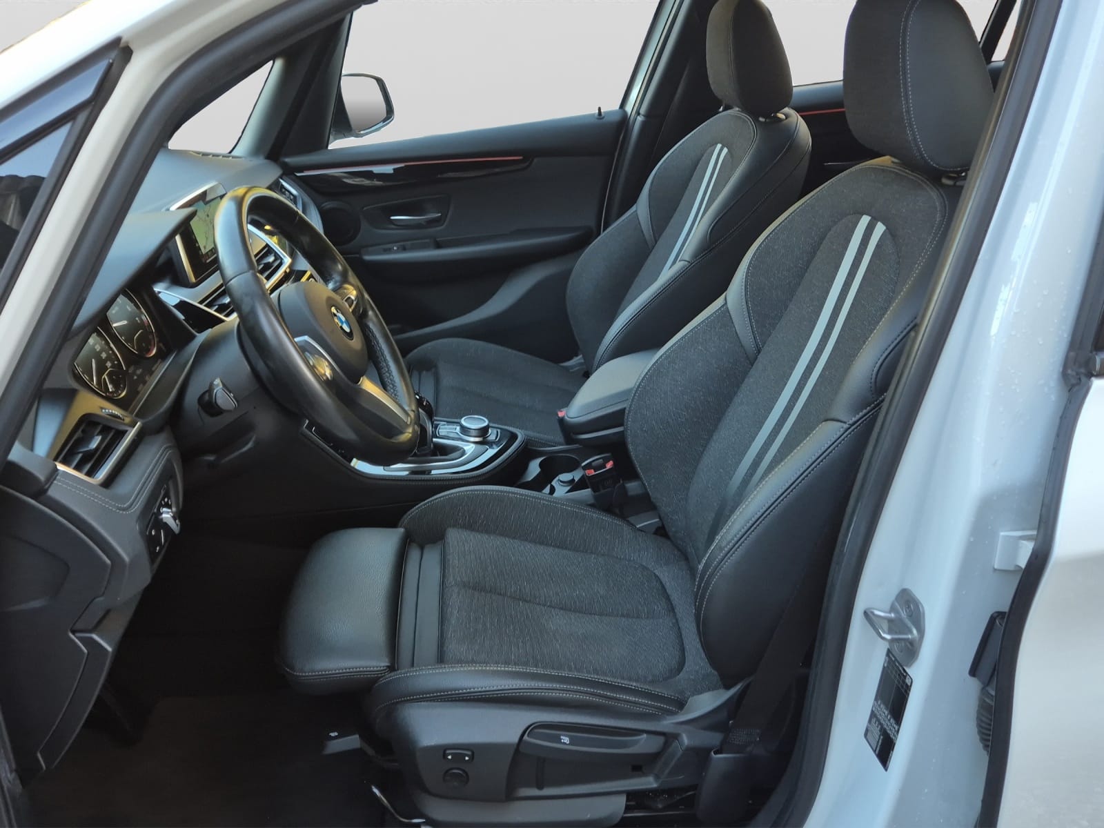 BMW 218i Gran Tourer DKG M Sport-image-15