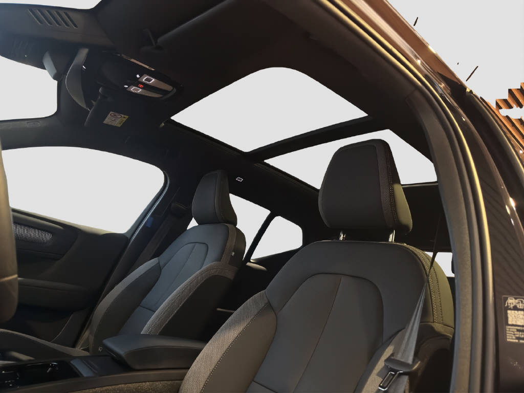 VOLVO EX40 Twin Performance Ultra AWD-image-10