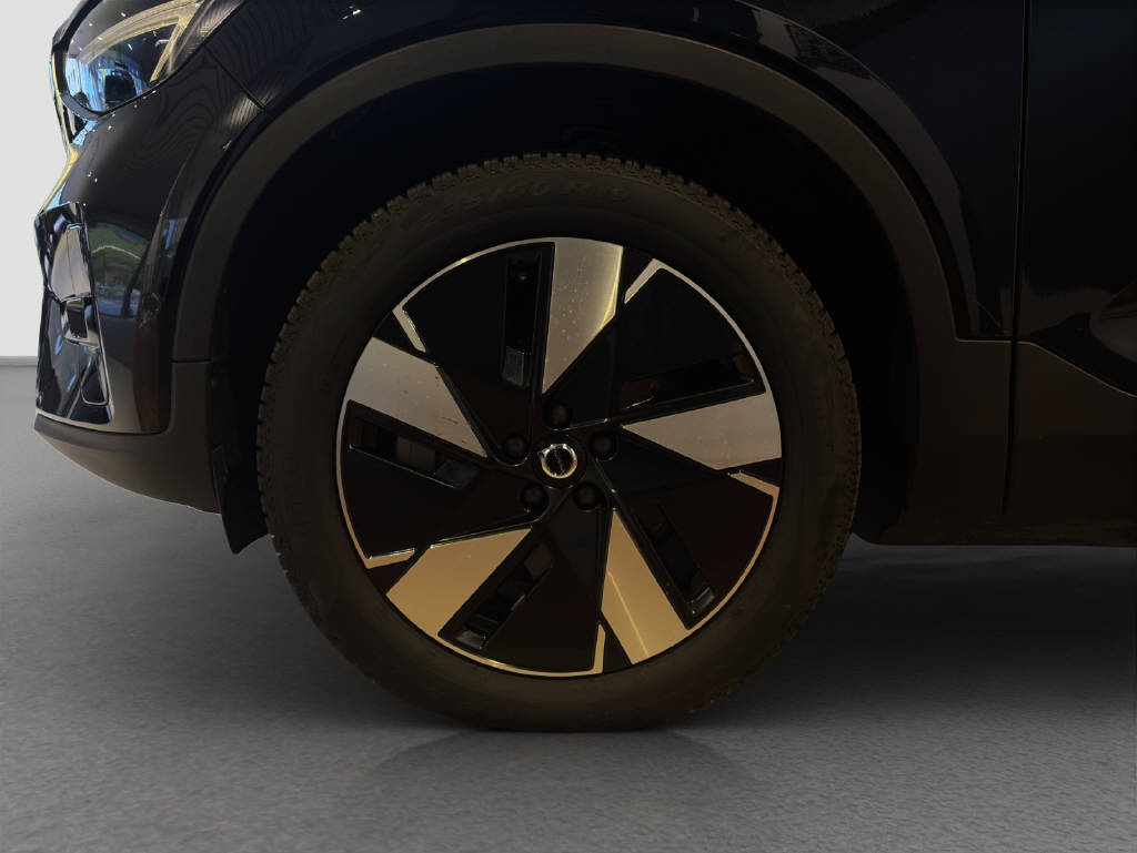 VOLVO EX40 Twin Performance Ultra AWD-image-4
