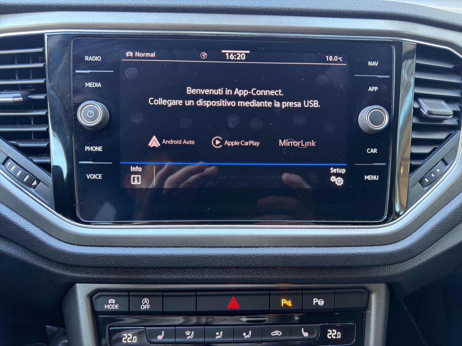 VW T-Roc 1.0 TSI Advance-image-15