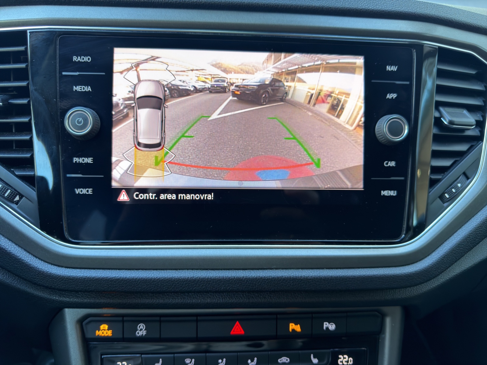 VW T-Roc 1.0 TSI Advance-image-13