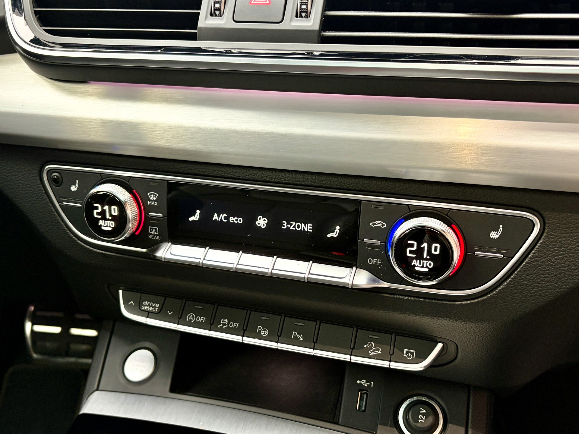 AUDI 2.0 40 TDI S Line quattro S-Tronic-image-16