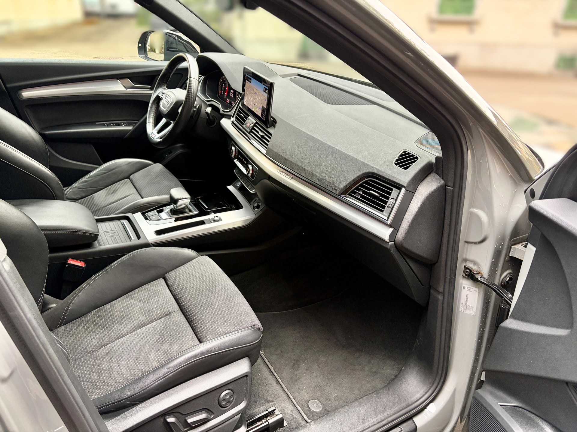 AUDI 2.0 40 TDI S Line quattro S-Tronic-image-11