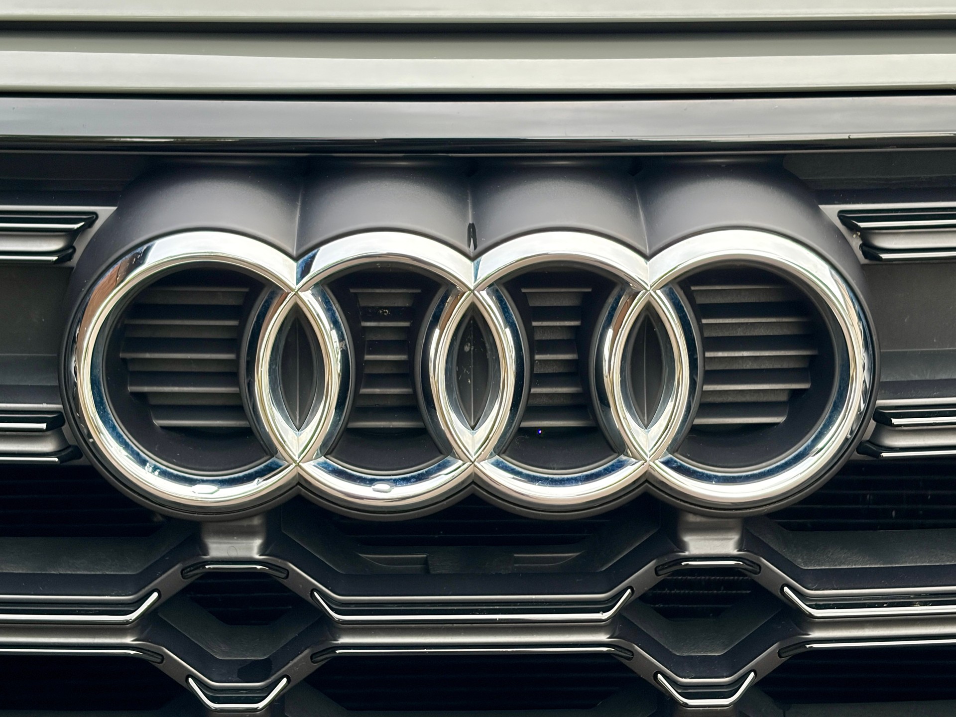 AUDI 2.0 40 TDI S Line quattro S-Tronic-image-19