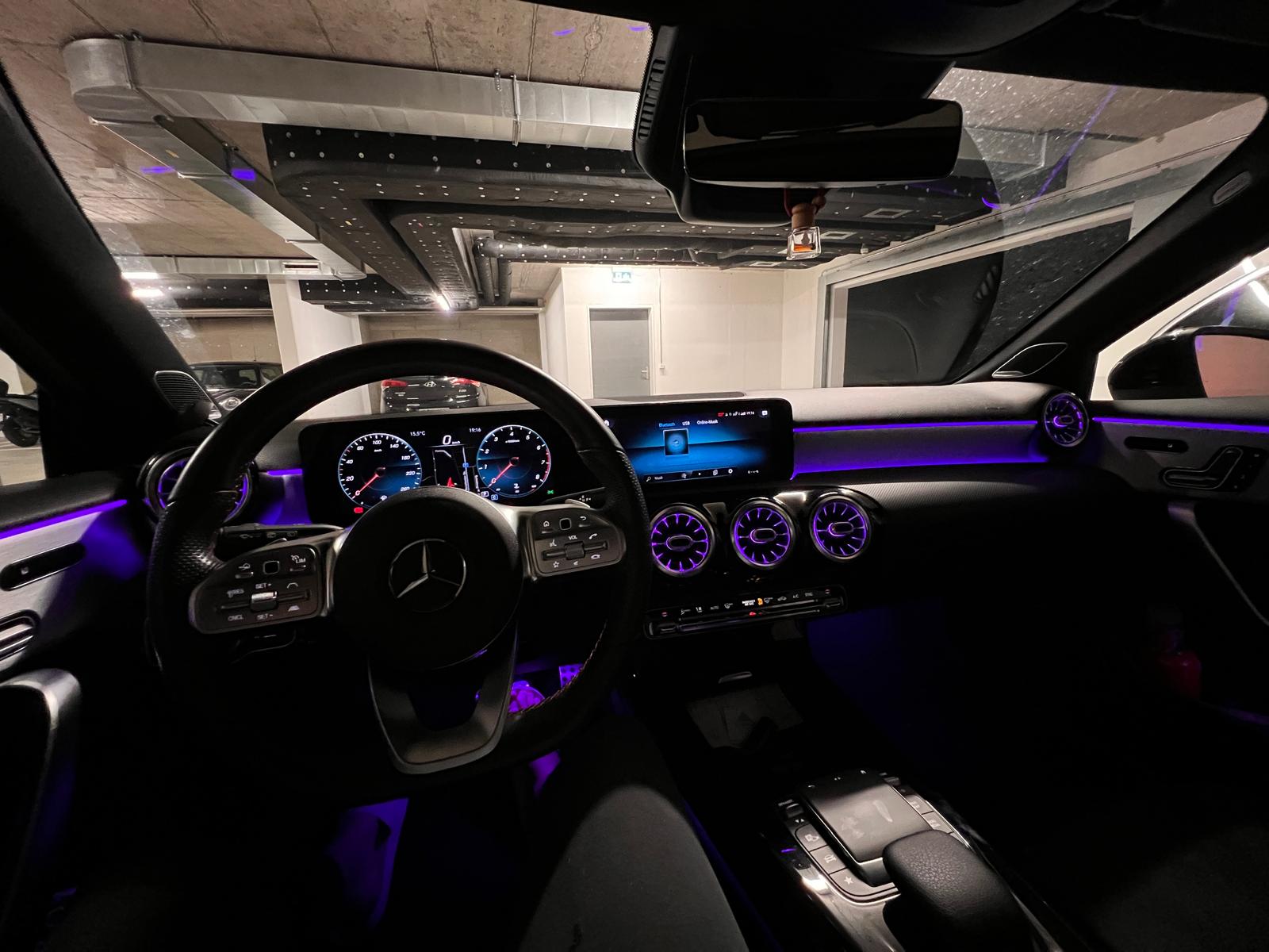 MERCEDES-BENZ A 200 AMG Line 7G-DCT-image-6