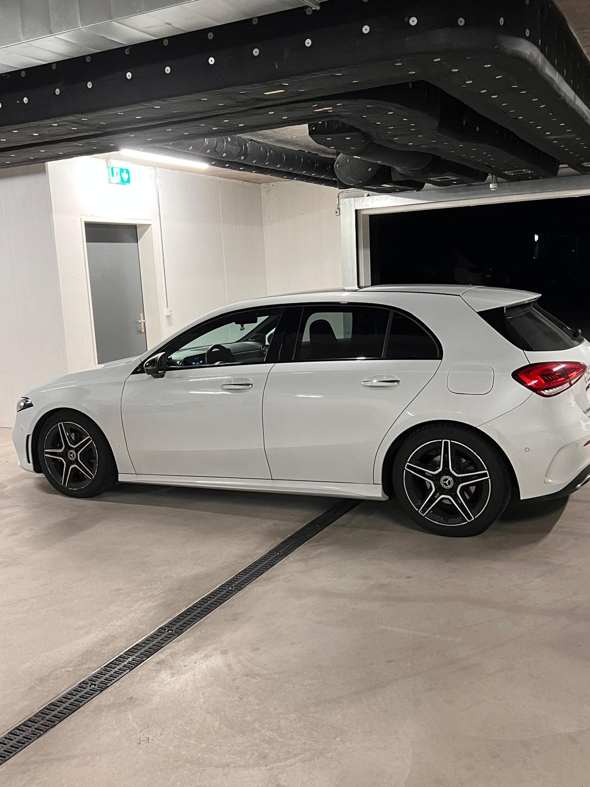 MERCEDES-BENZ A 200 AMG Line 7G-DCT-image-1