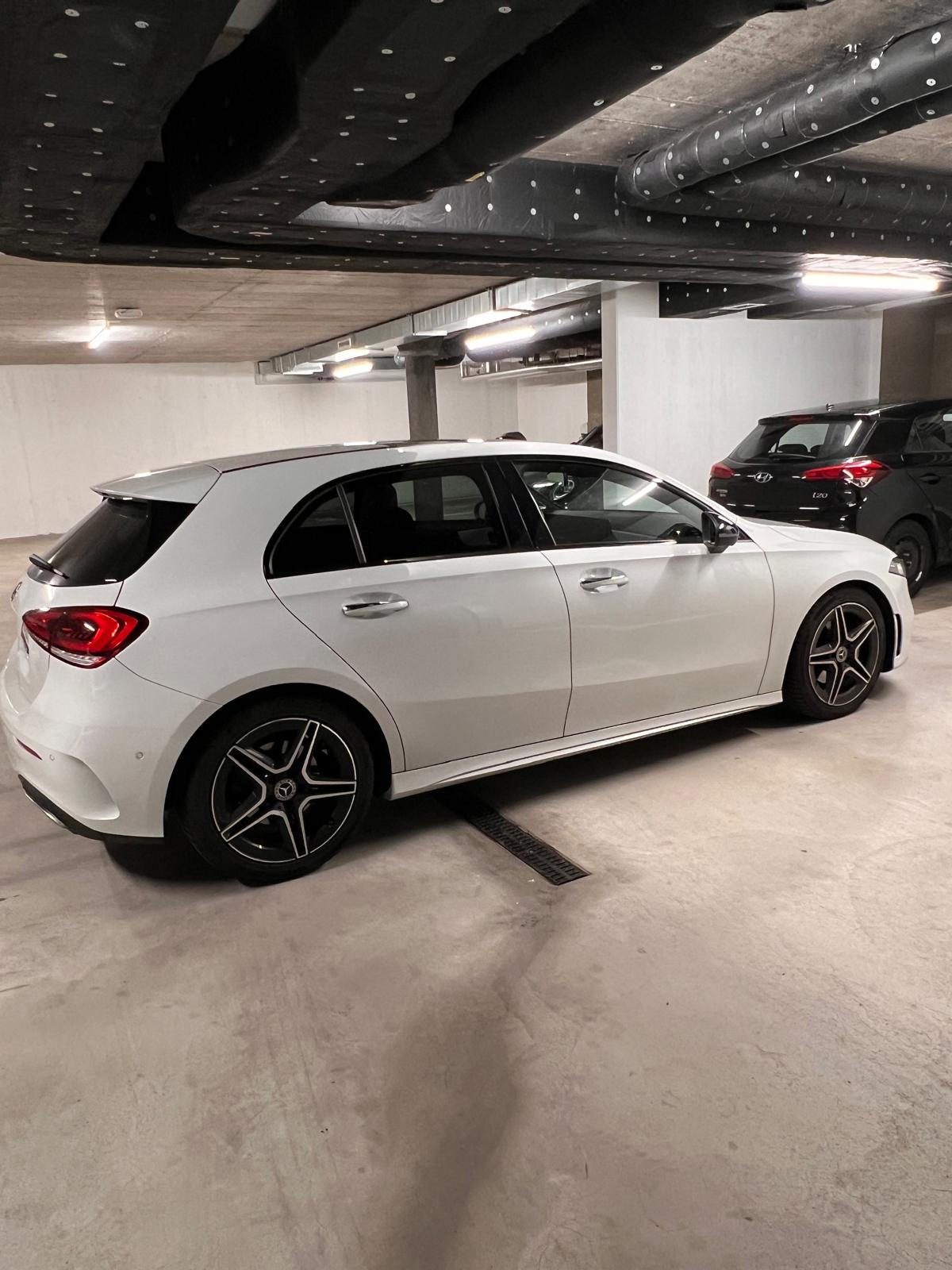 MERCEDES-BENZ A 200 AMG Line 7G-DCT-image-2
