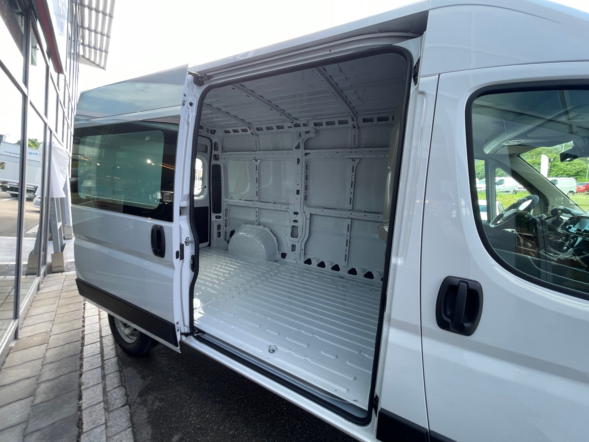 PEUGEOT Boxer 2.2 HDI 333 L2H2-image-5