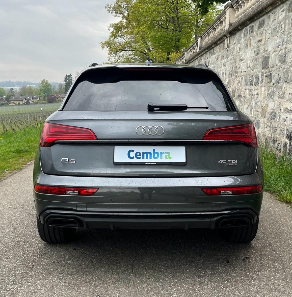 AUDI Q5 40 TDI Black Edition quattro S-tronic-image-4