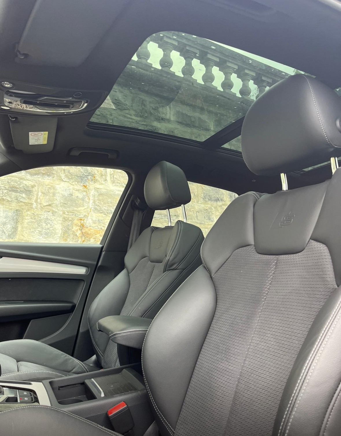 AUDI Q5 40 TDI Black Edition quattro S-tronic-image-6