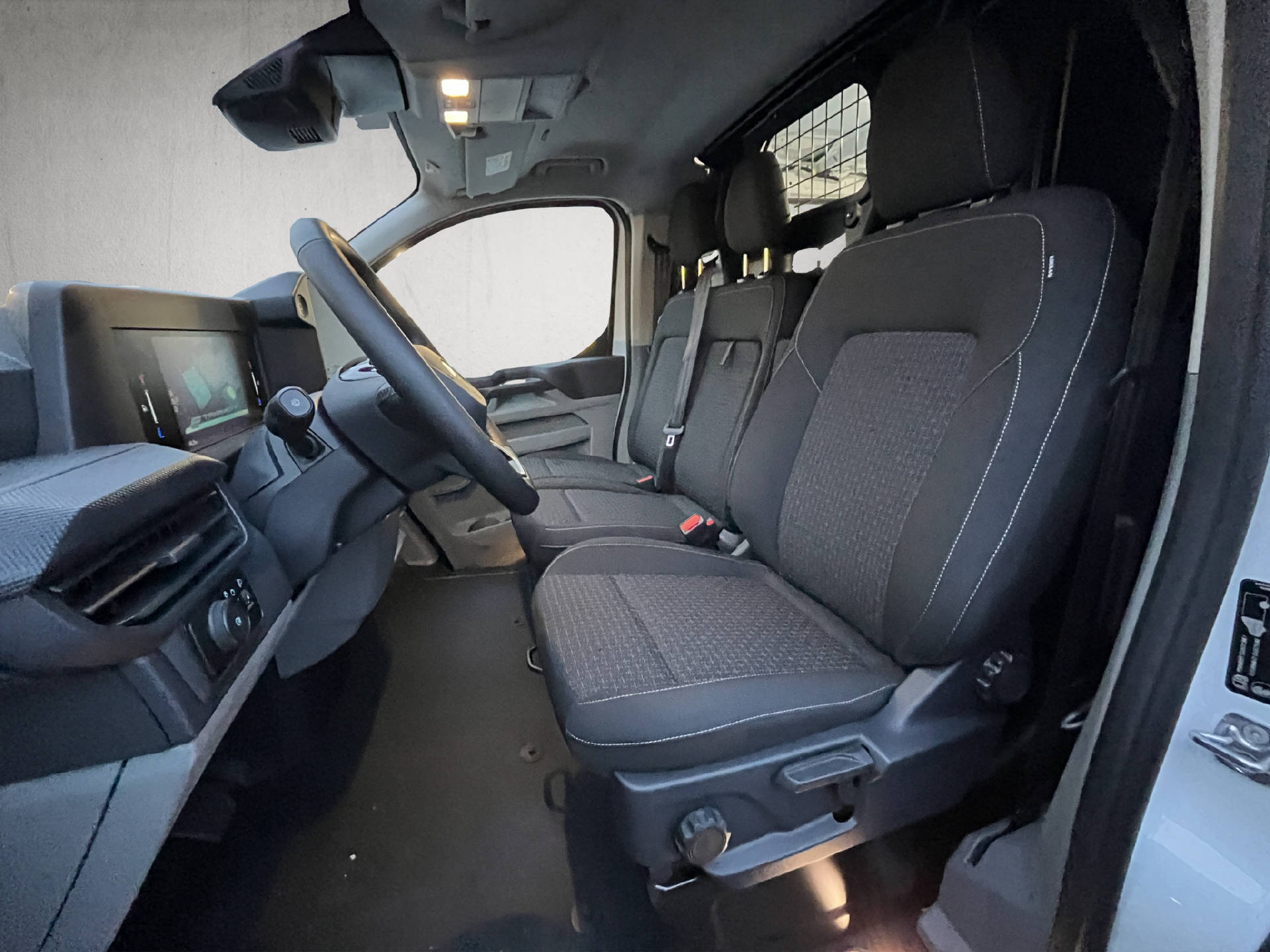 FORD E-Transit C Van 320 L1 Trend-image-18
