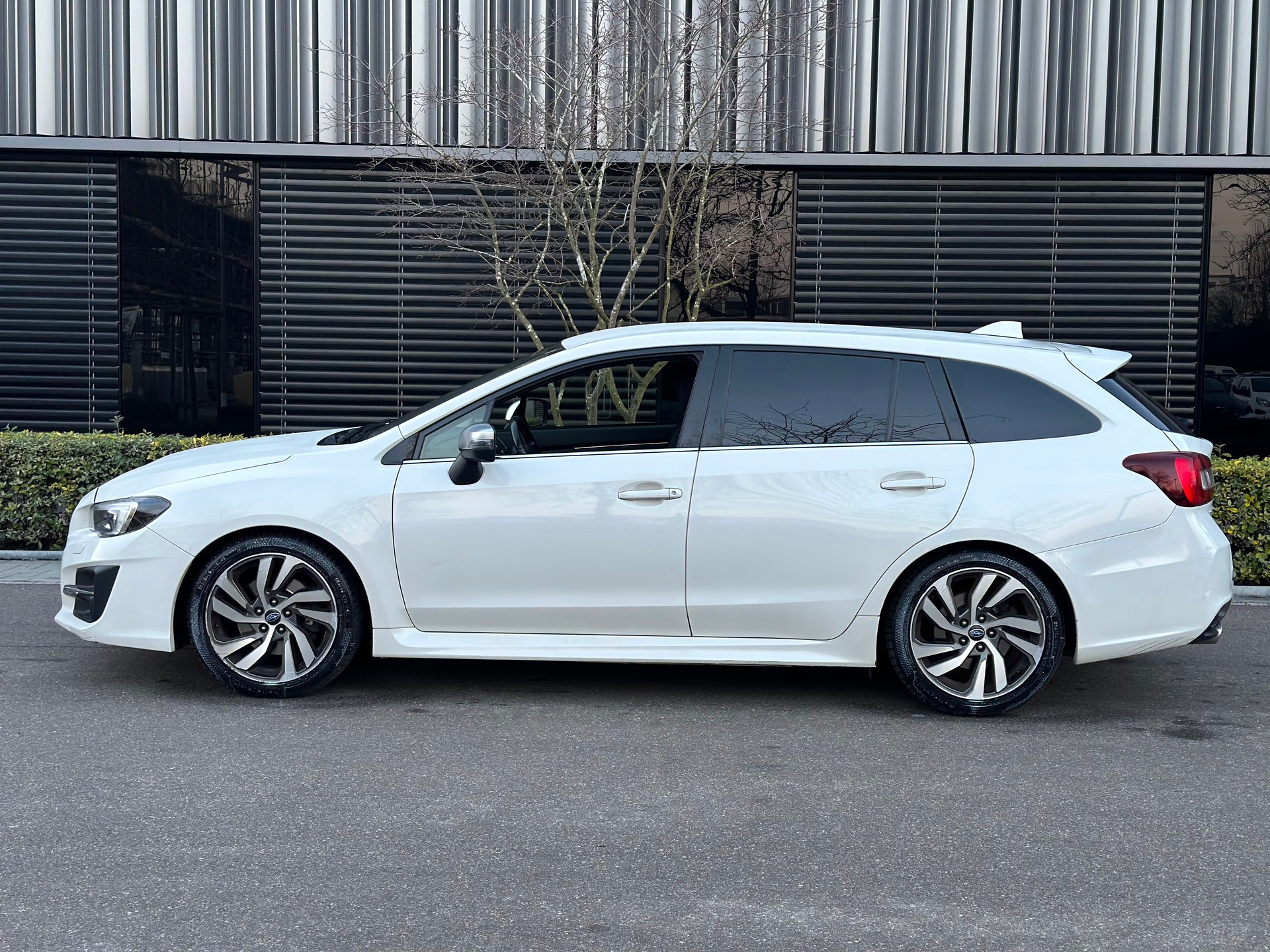 SUBARU Levorg 2.0i Swiss Plus AWD Lineartronic-image-6