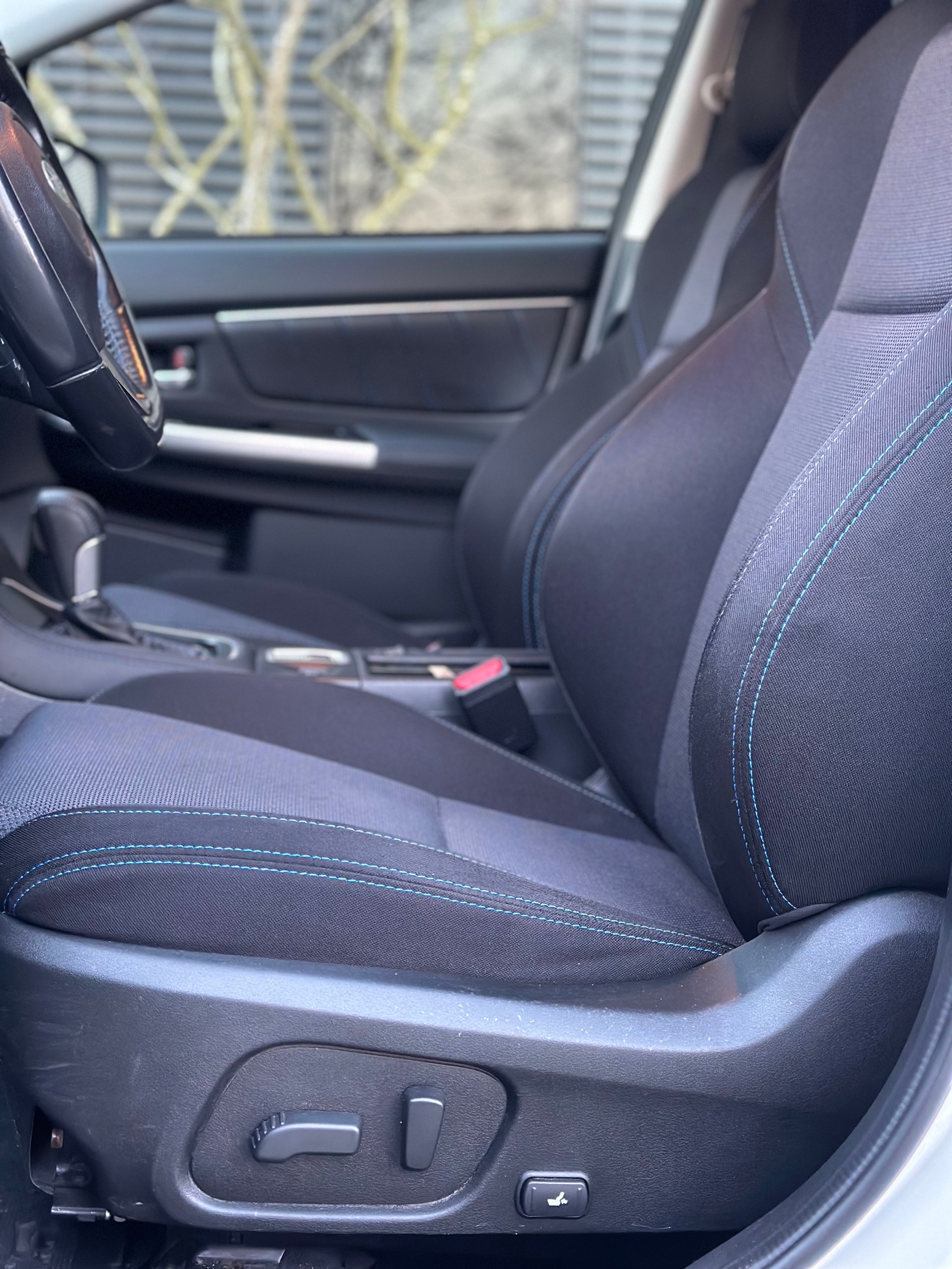 SUBARU Levorg 2.0i Swiss Plus AWD Lineartronic-image-10