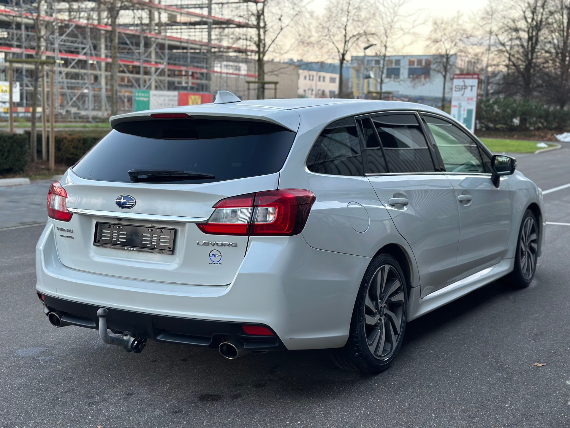 SUBARU Levorg 2.0i Swiss Plus AWD Lineartronic-image-3