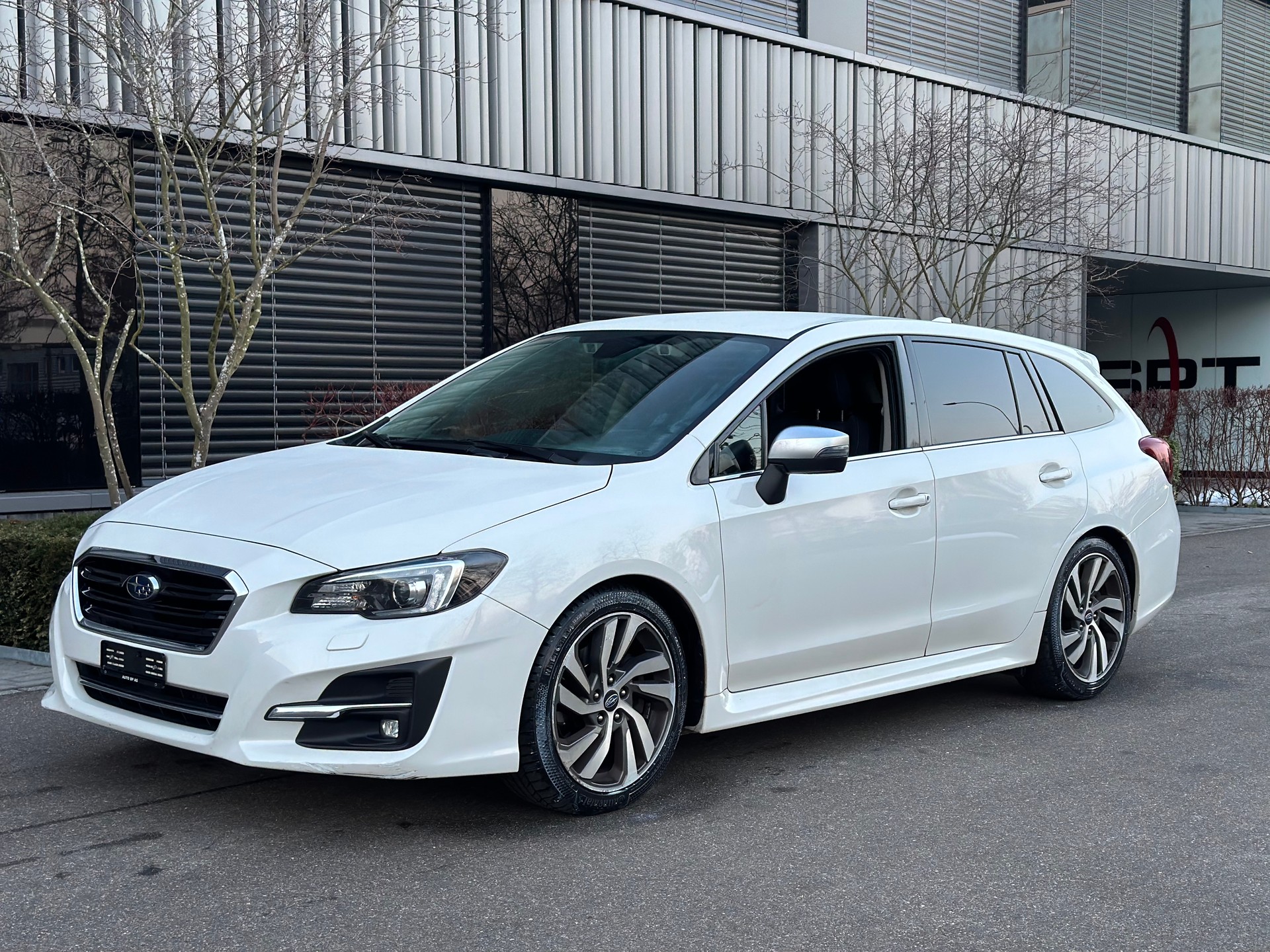 SUBARU Levorg 2.0i Swiss Plus AWD Lineartronic-image-0