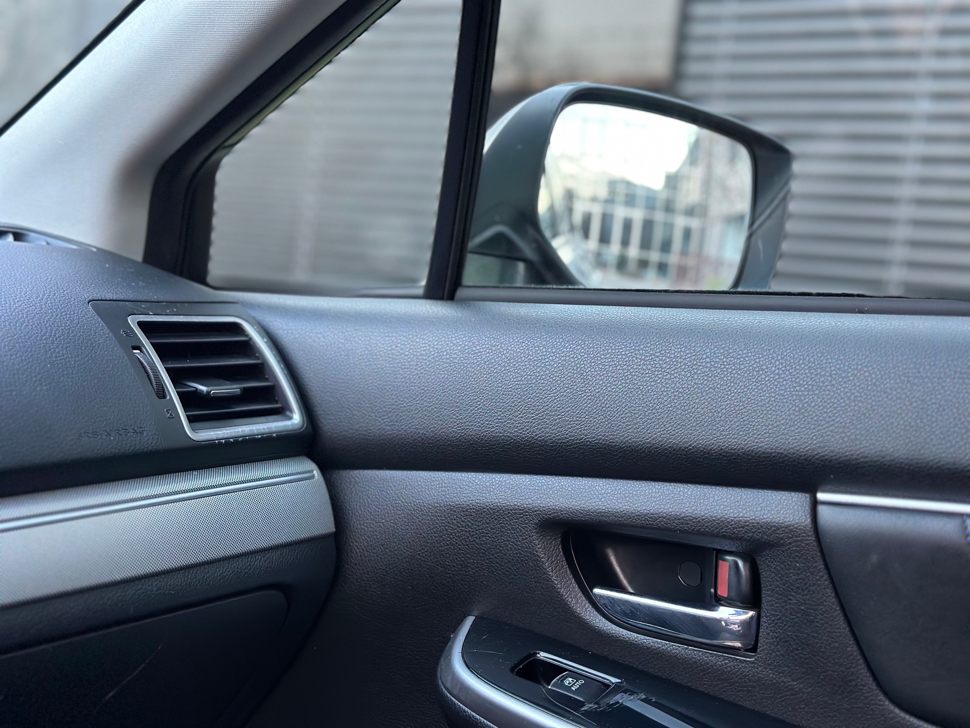 SUBARU Levorg 2.0i Swiss Plus AWD Lineartronic-image-8