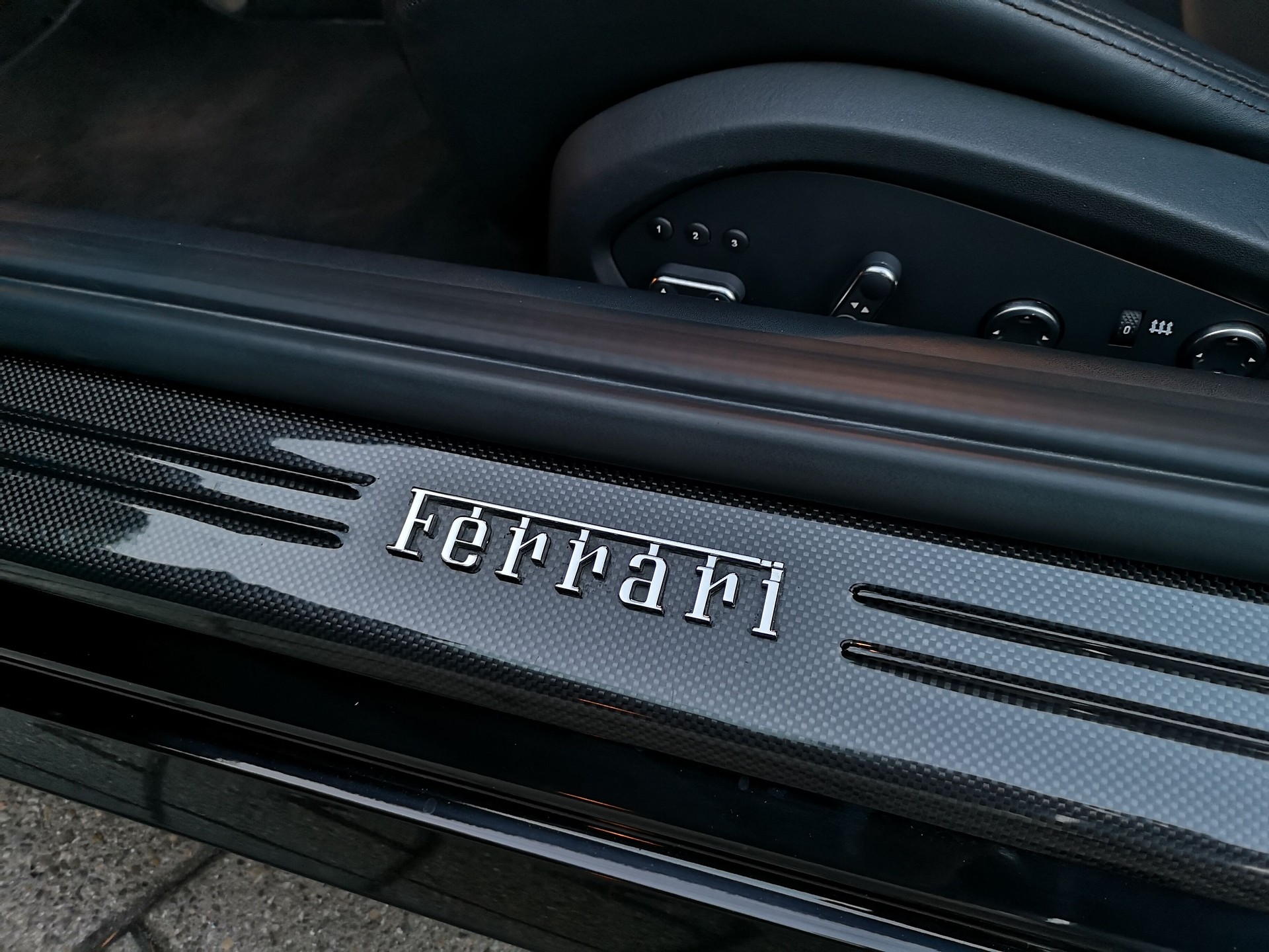 FERRARI FF-image-6