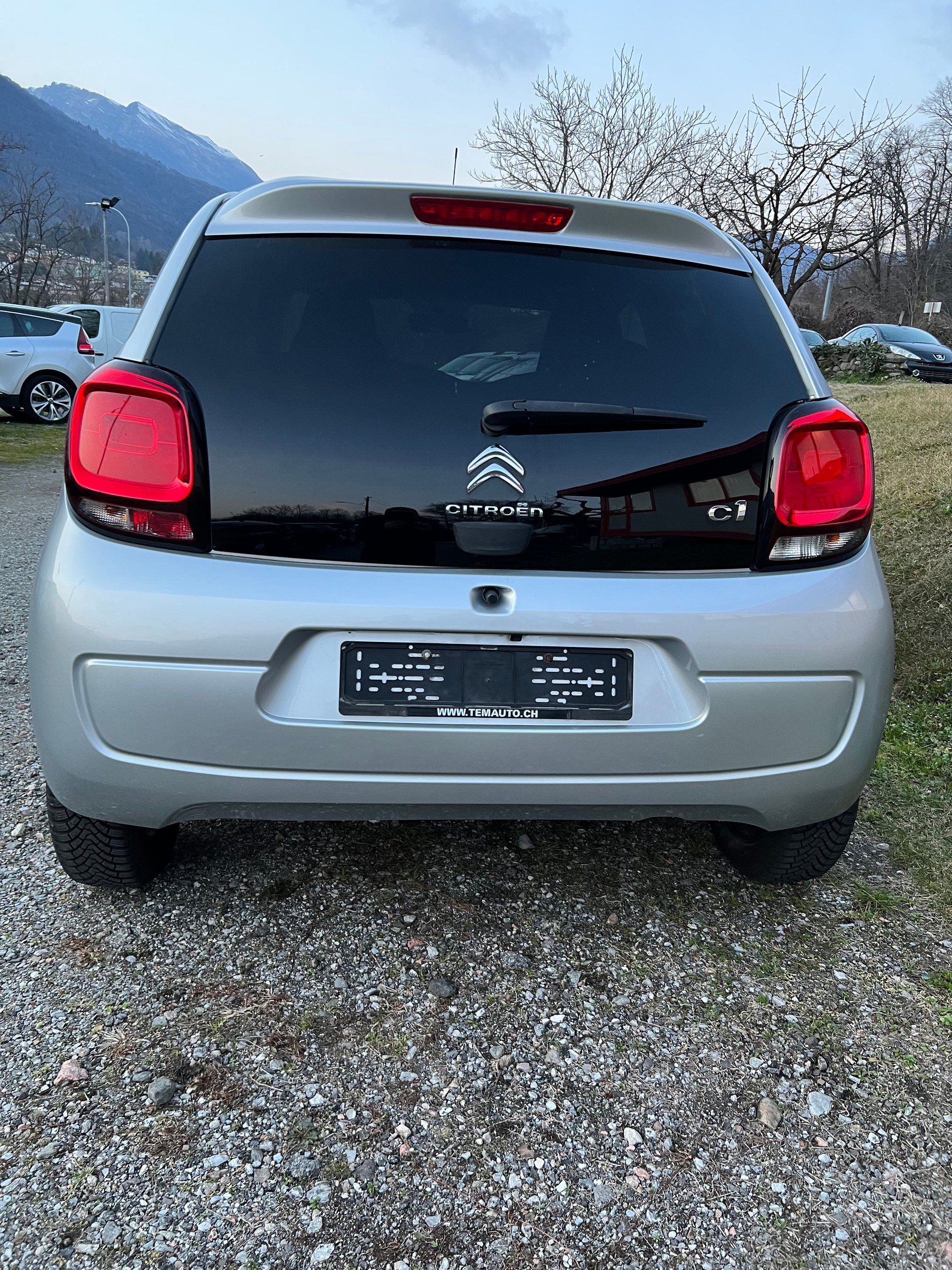 CITROEN C1 1.2 VTi Shine-image-3