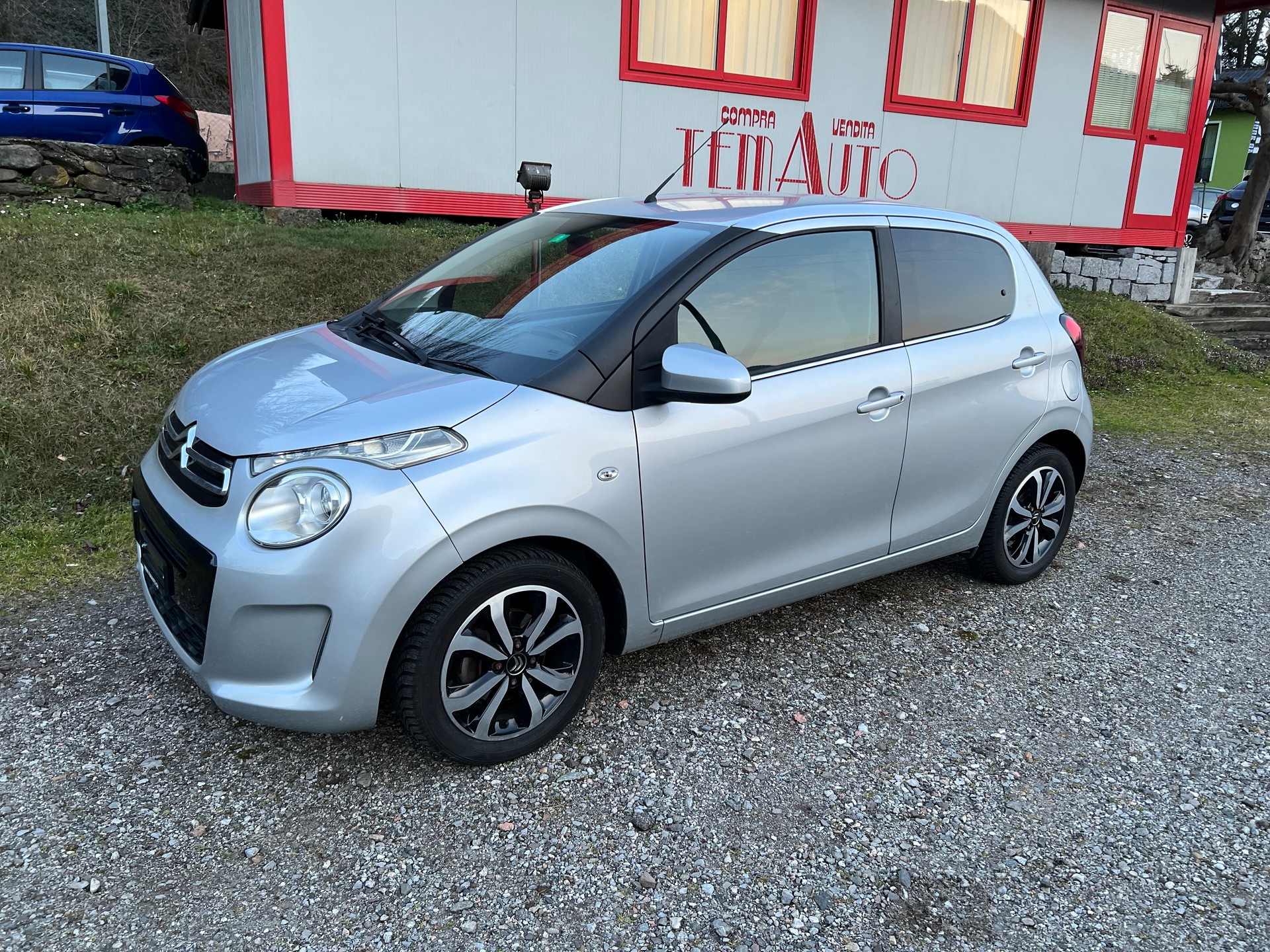 CITROEN C1 1.2 VTi Shine-image-2