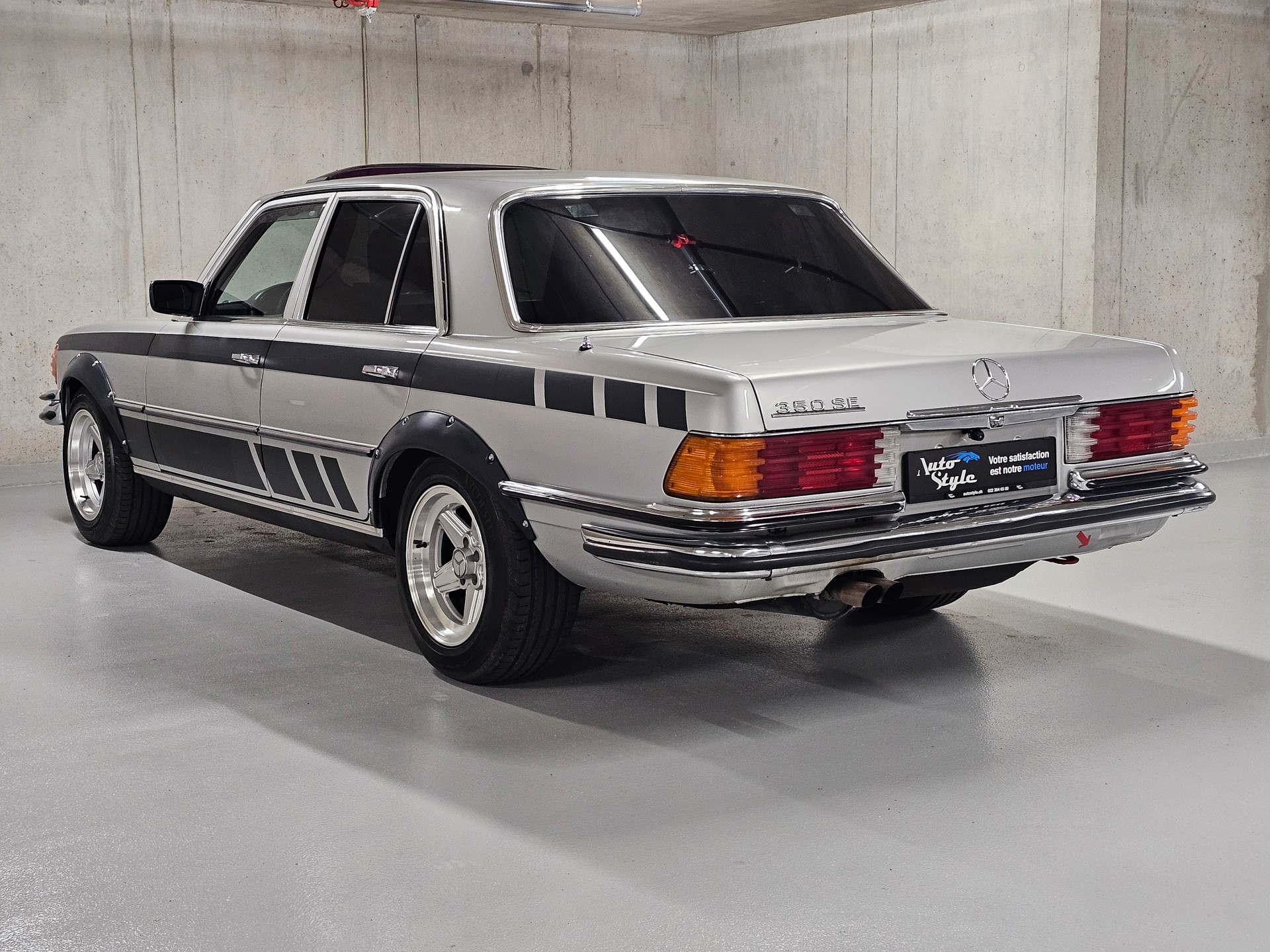 MERCEDES-BENZ 350 SE-showroom-element-3