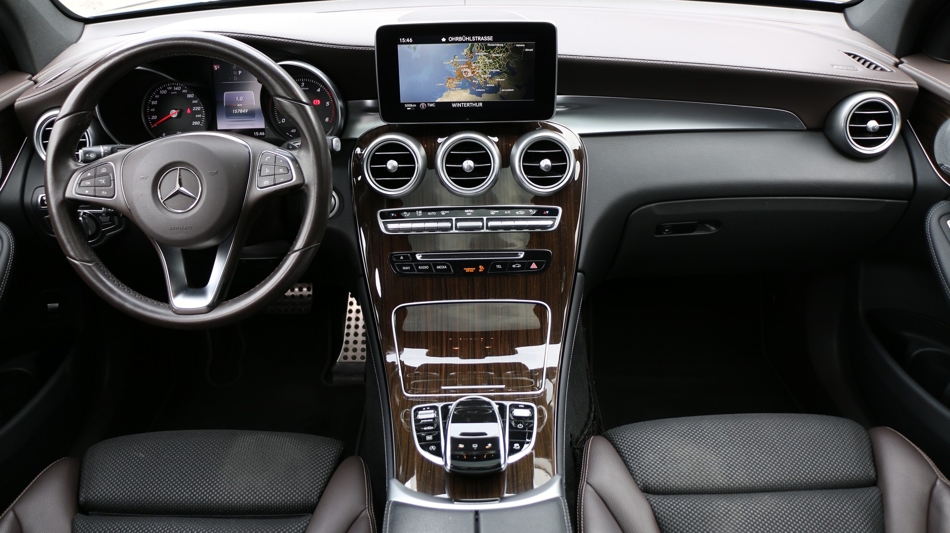 MERCEDES-BENZ GLC 250 d AMG Line 4Matic-image-17