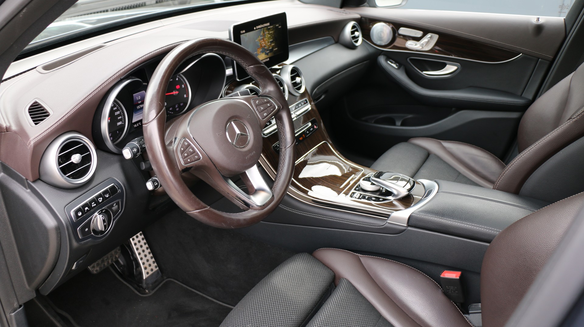 MERCEDES-BENZ GLC 250 d AMG Line 4Matic-image-13