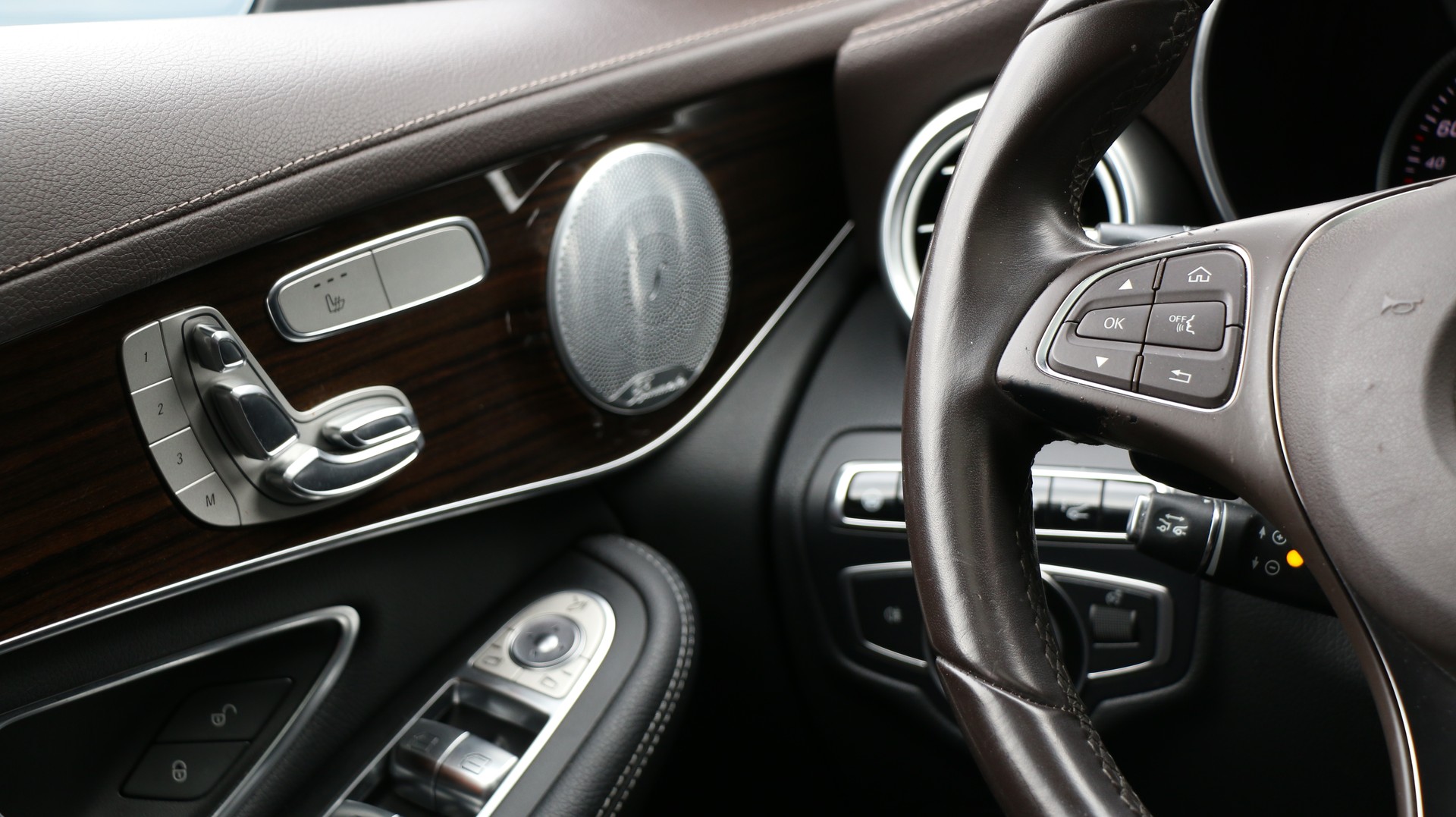 MERCEDES-BENZ GLC 250 d AMG Line 4Matic-image-16