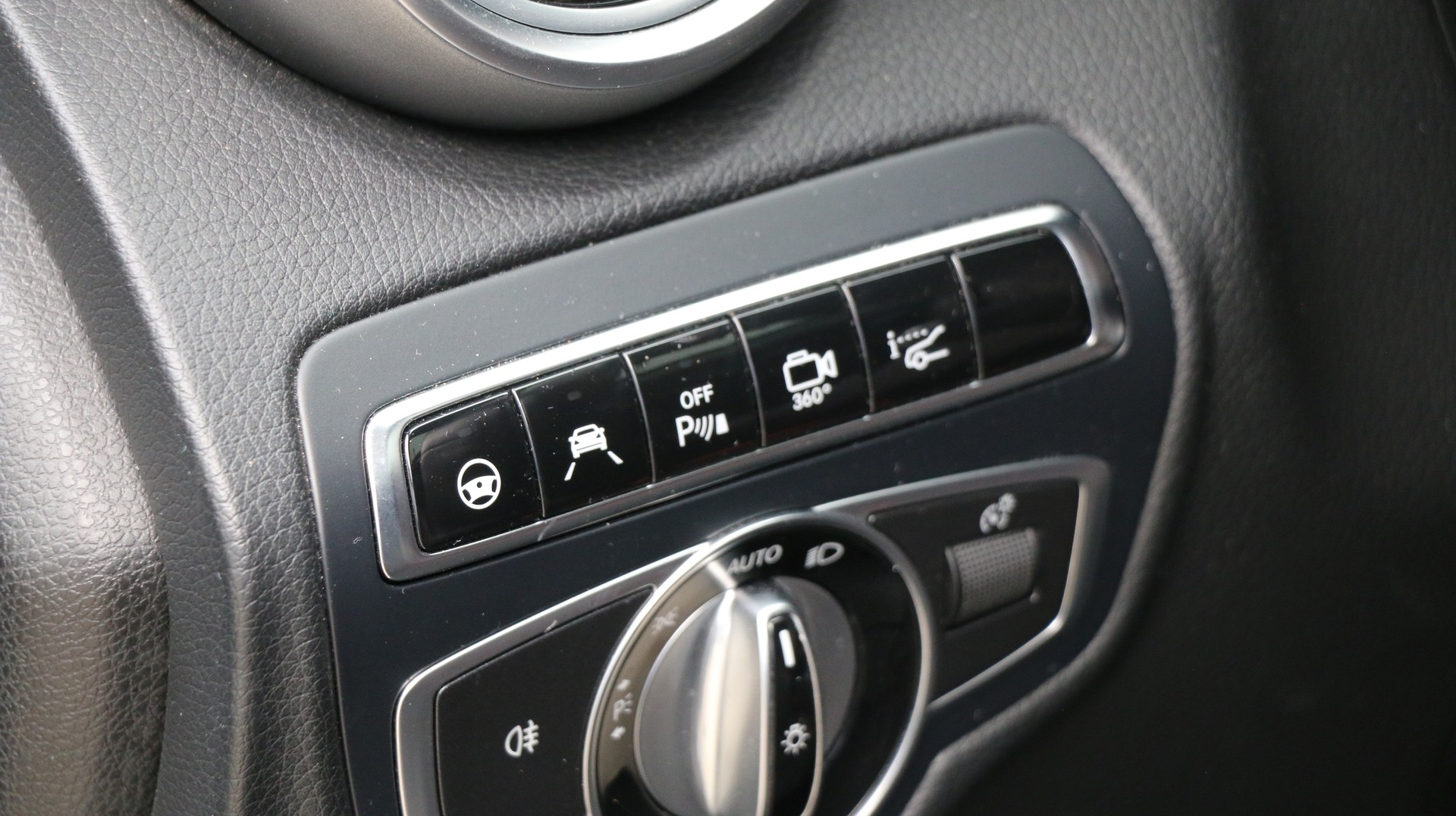 MERCEDES-BENZ GLC 250 d AMG Line 4Matic-image-8