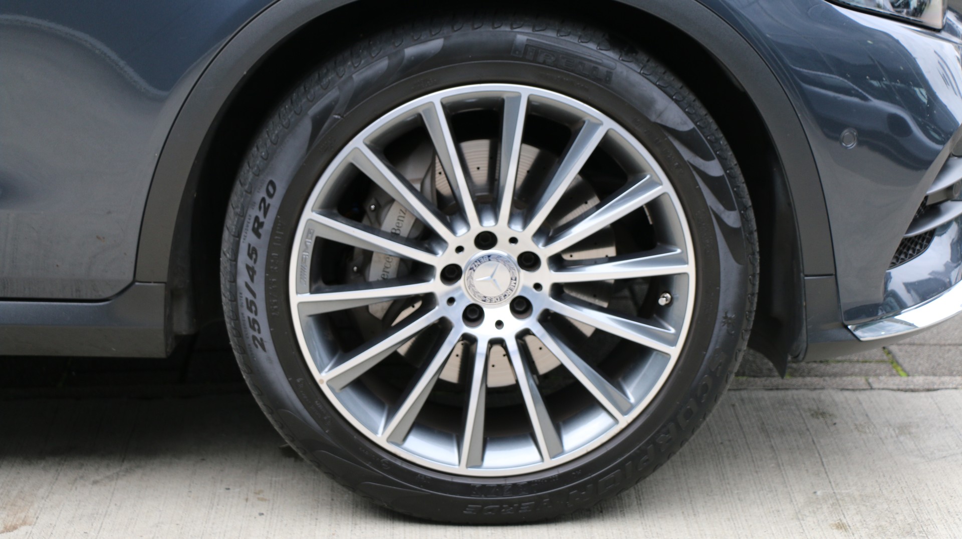 MERCEDES-BENZ GLC 250 d AMG Line 4Matic-image-27