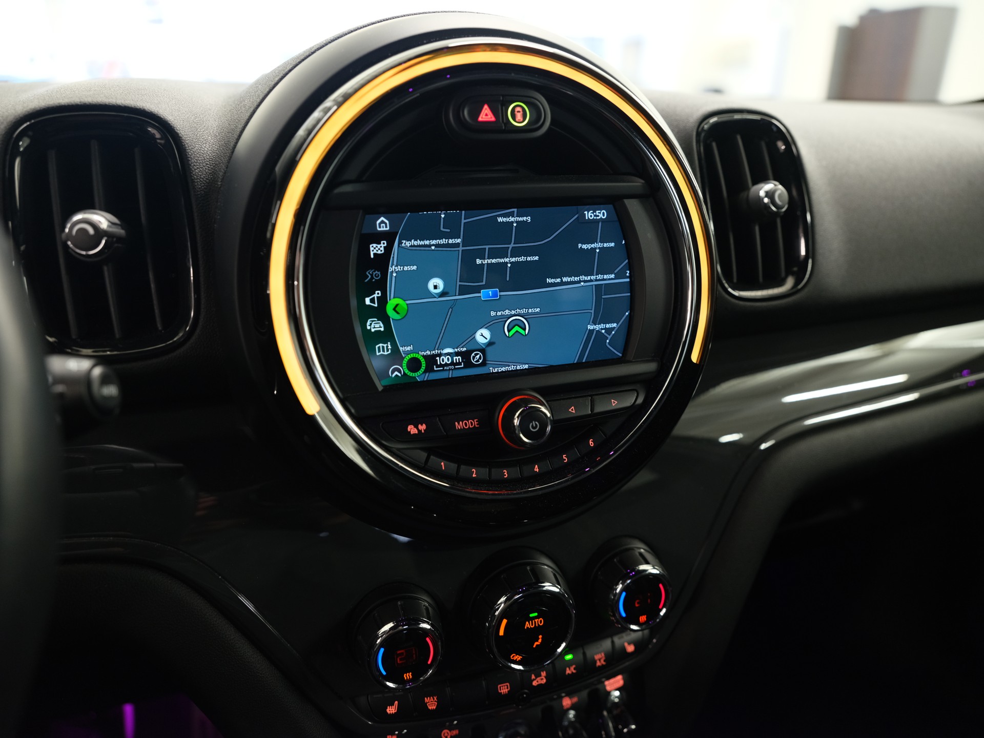 MINI Countryman Cooper FWD Steptronic DKG-image-15