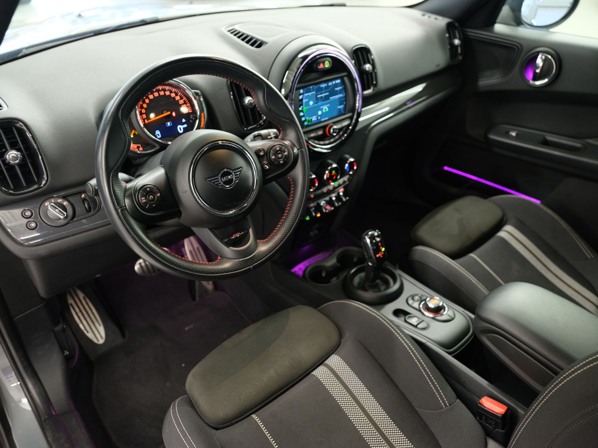 MINI Countryman Cooper FWD Steptronic DKG-image-12