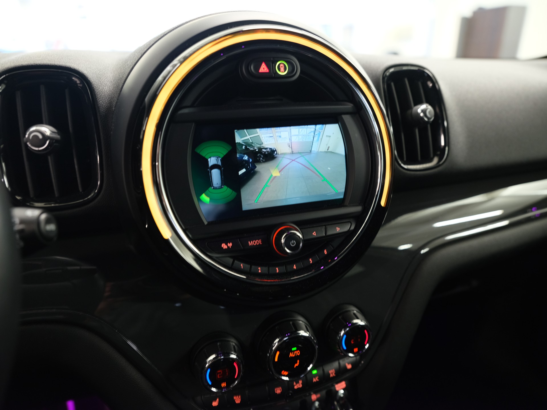 MINI Countryman Cooper FWD Steptronic DKG-image-16