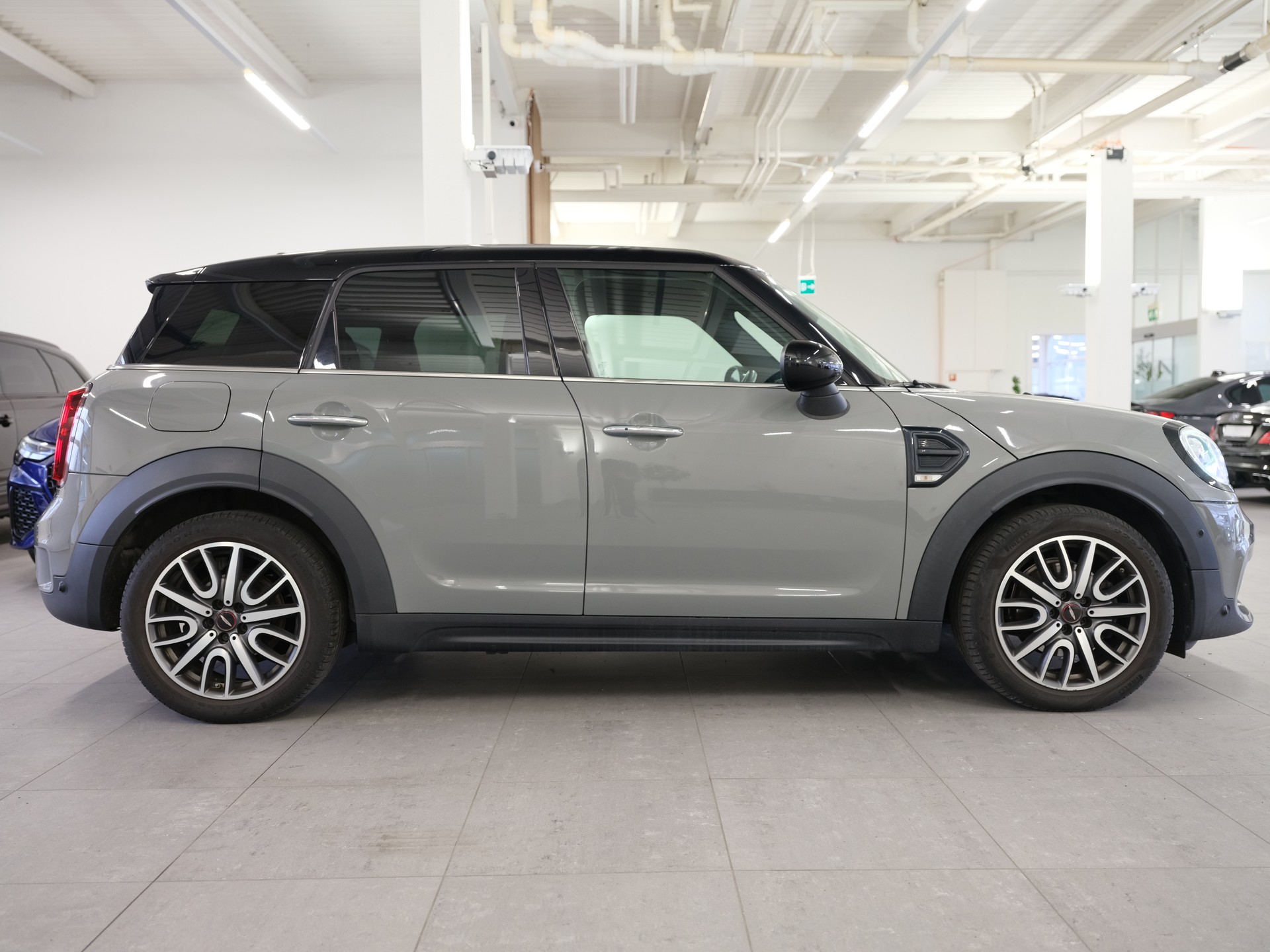 MINI Countryman Cooper FWD Steptronic DKG-image-4