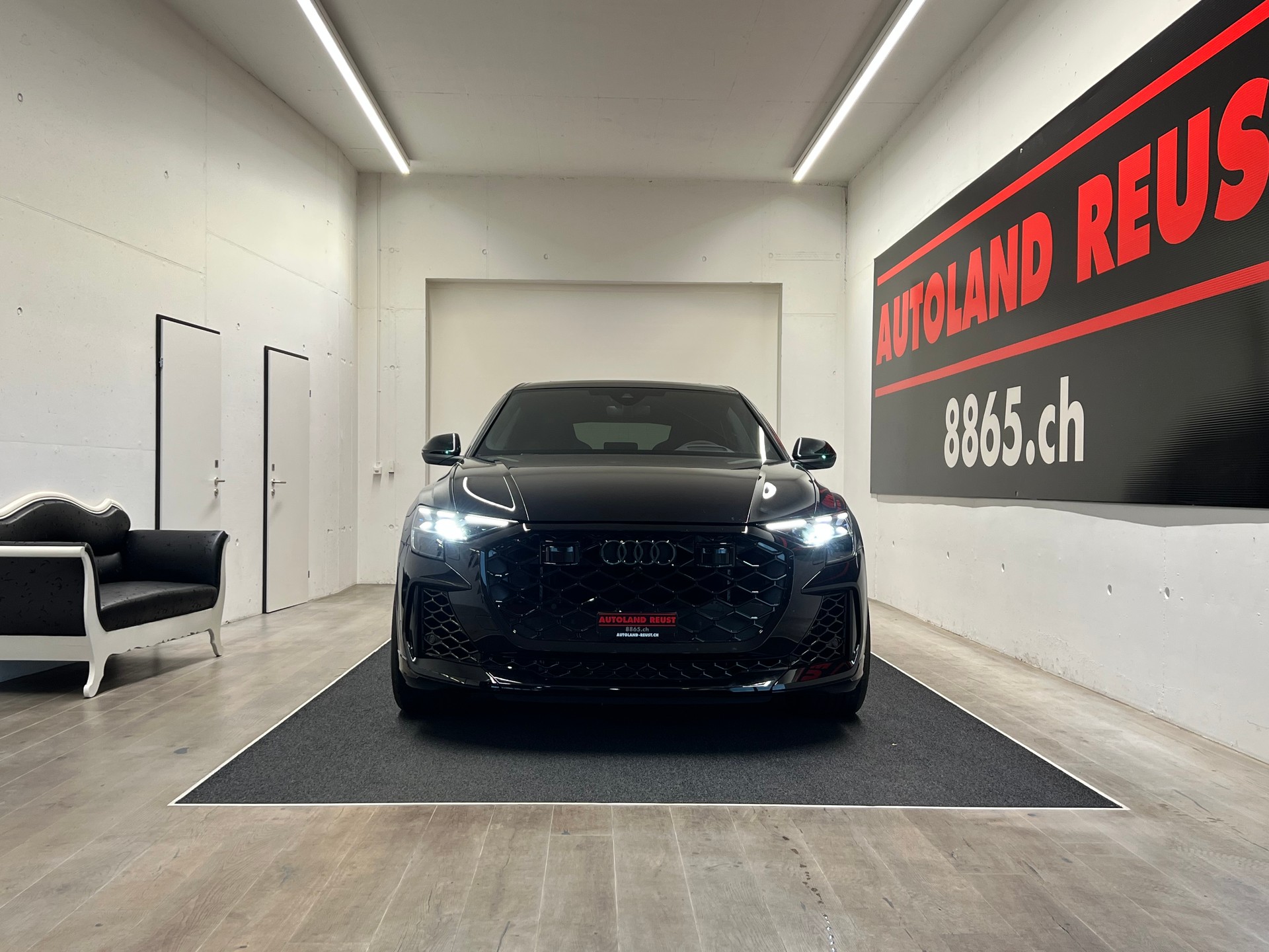 AUDI RSQ8 performance quattro-image-1