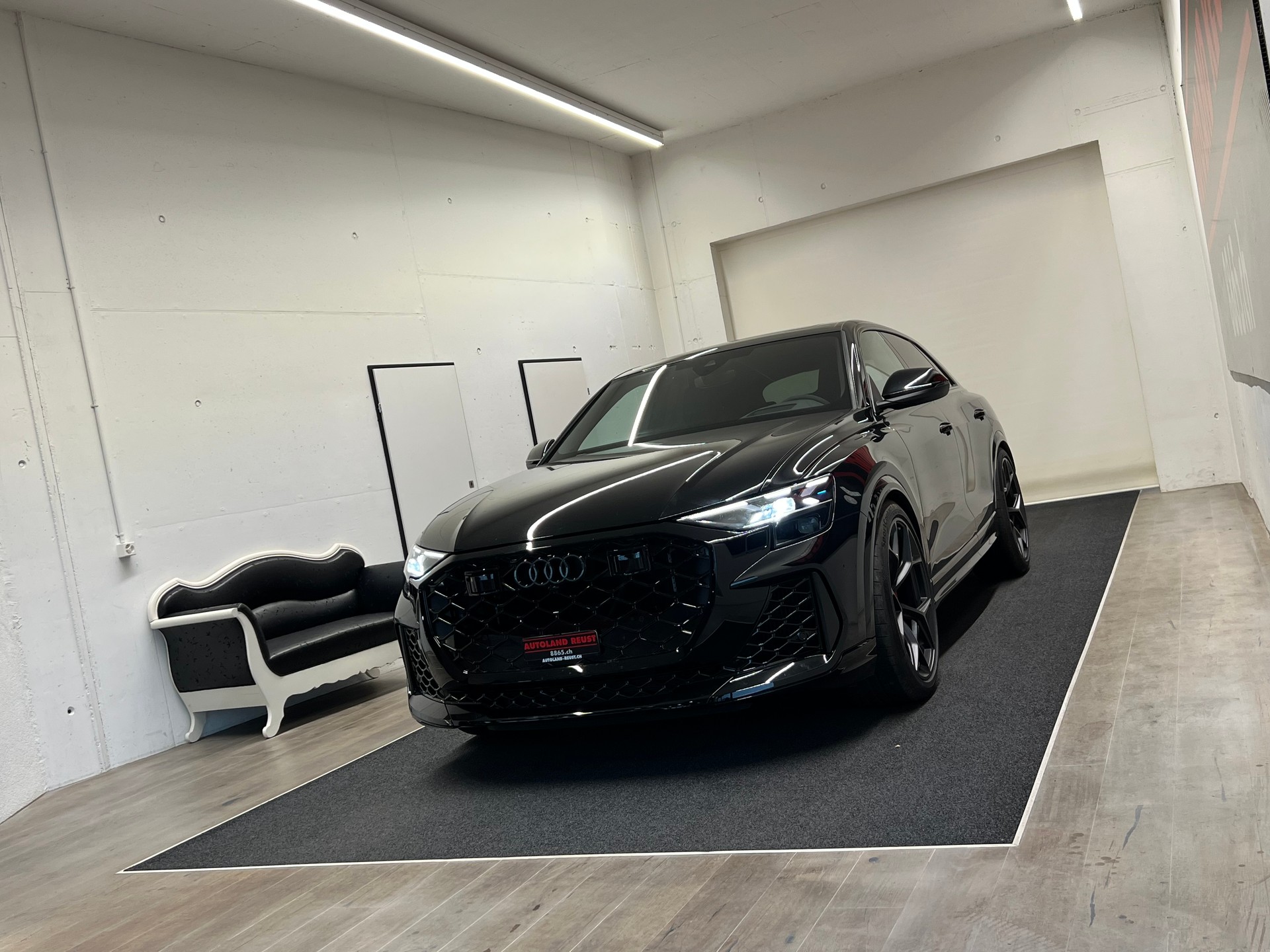 AUDI RSQ8 performance quattro-image-2