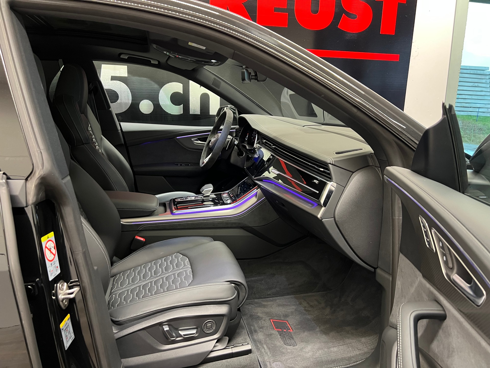 AUDI RSQ8 performance quattro-image-19