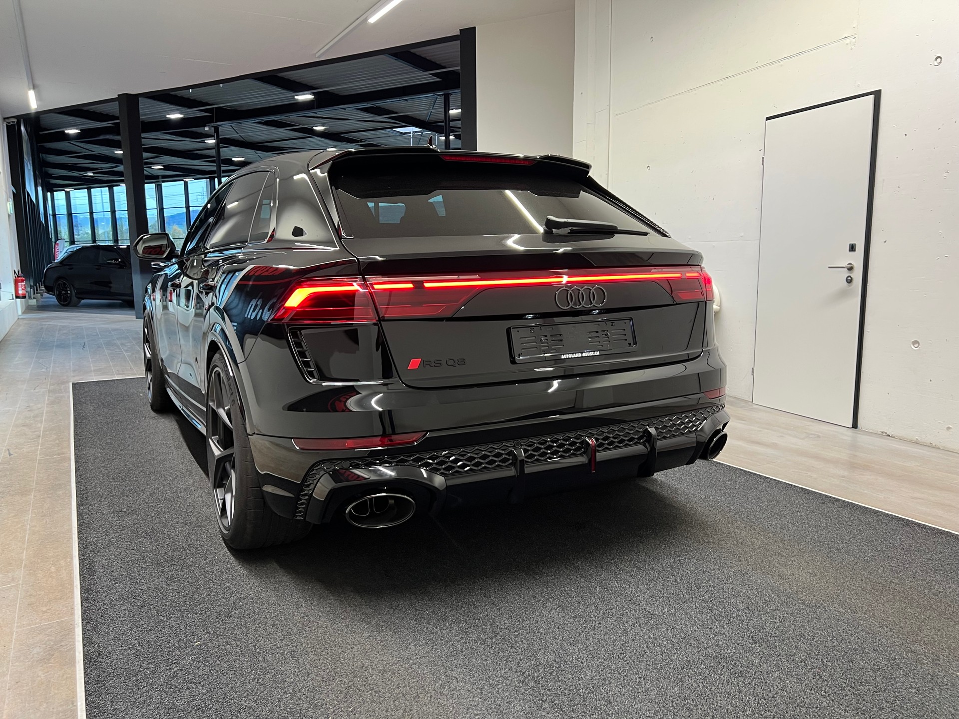 AUDI RSQ8 performance quattro-image-7