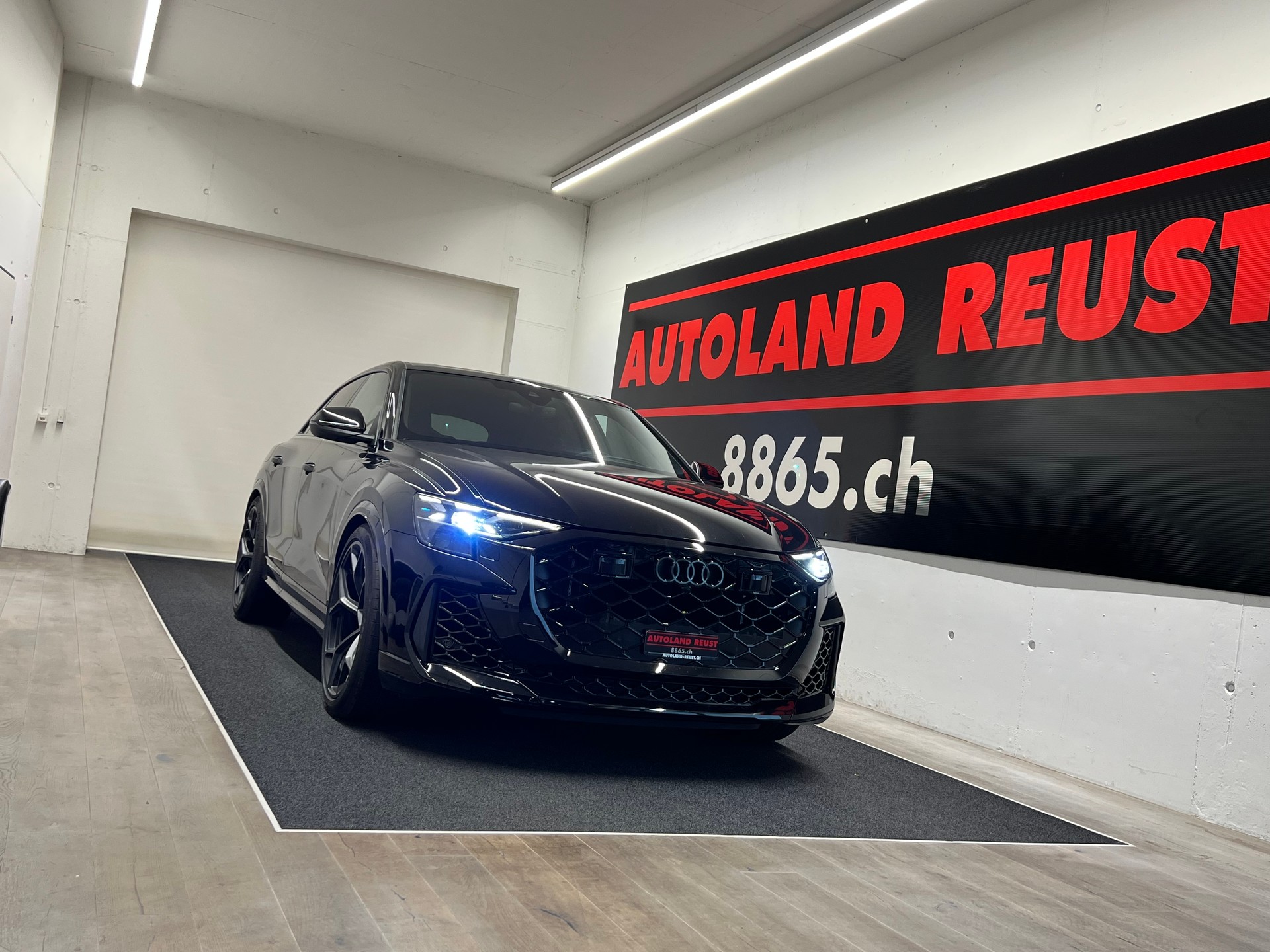 AUDI RSQ8 performance quattro-image-0