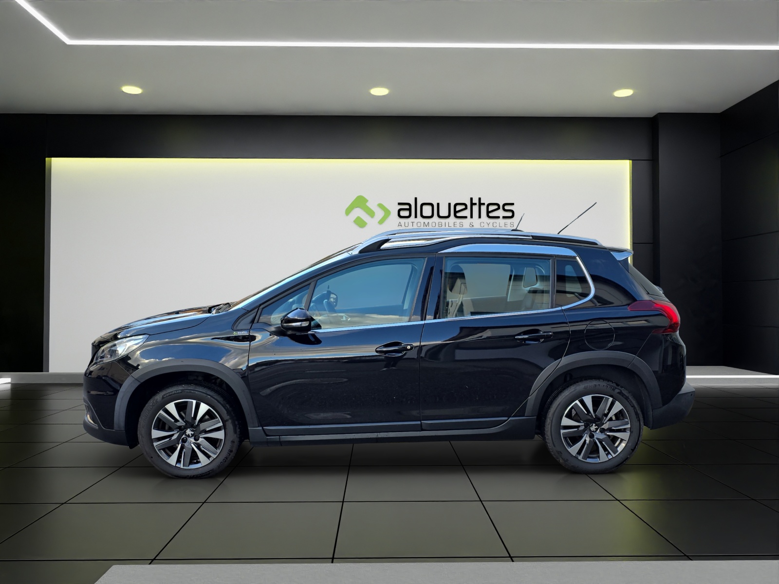 PEUGEOT 2008 1.2 PureTech Allure-image-2