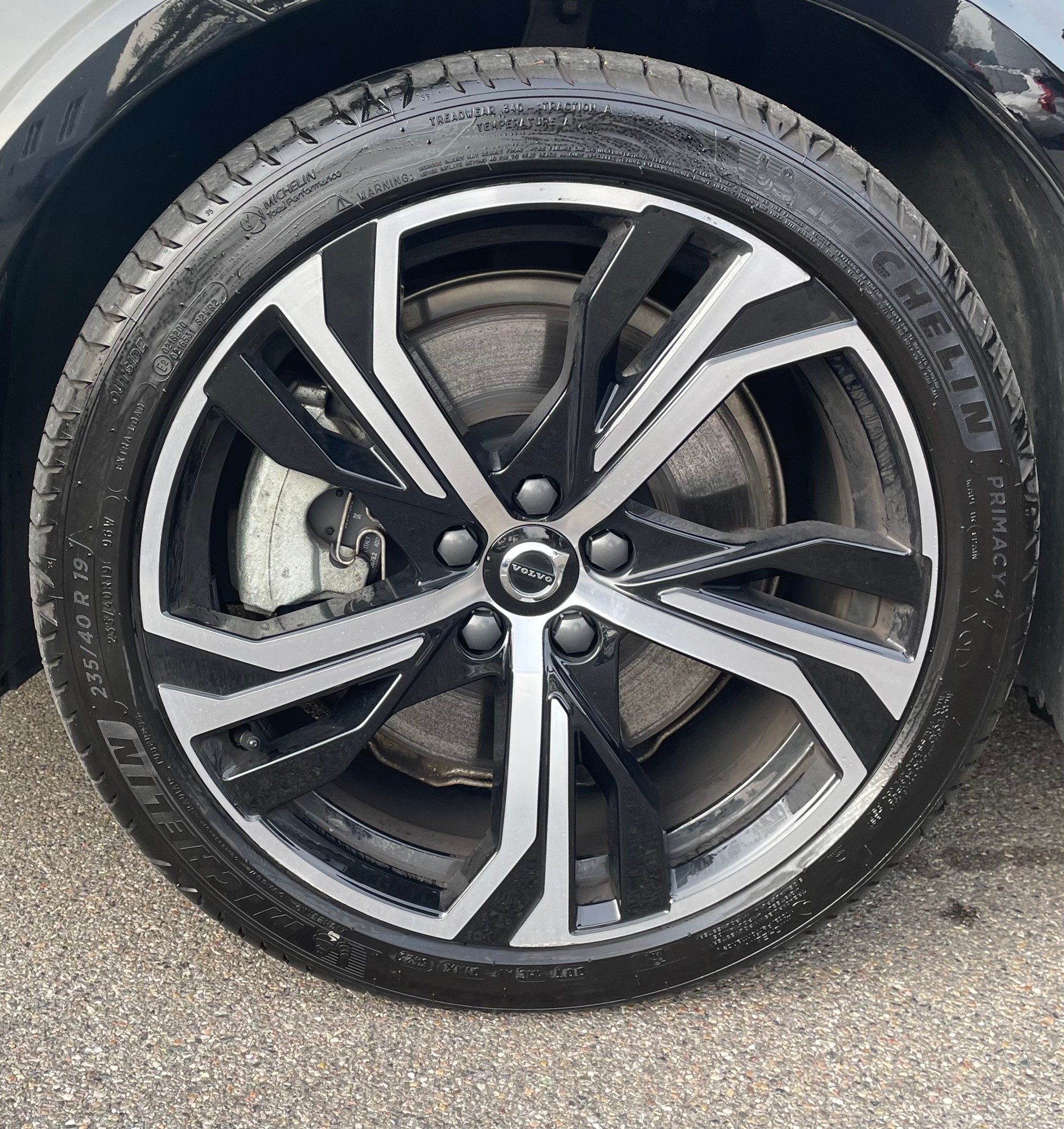 VOLVO V60 T6e AWD Ultim Dark-image-10