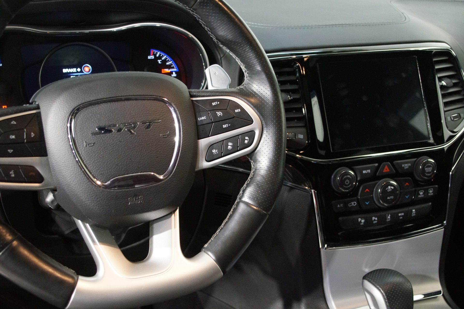 JEEP Grand Cherokee 6.4 V8 HEMI SRT8 Automatic-image-15