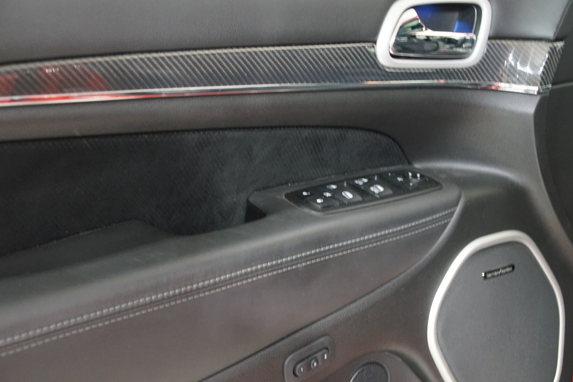 JEEP Grand Cherokee 6.4 V8 HEMI SRT8 Automatic-image-14