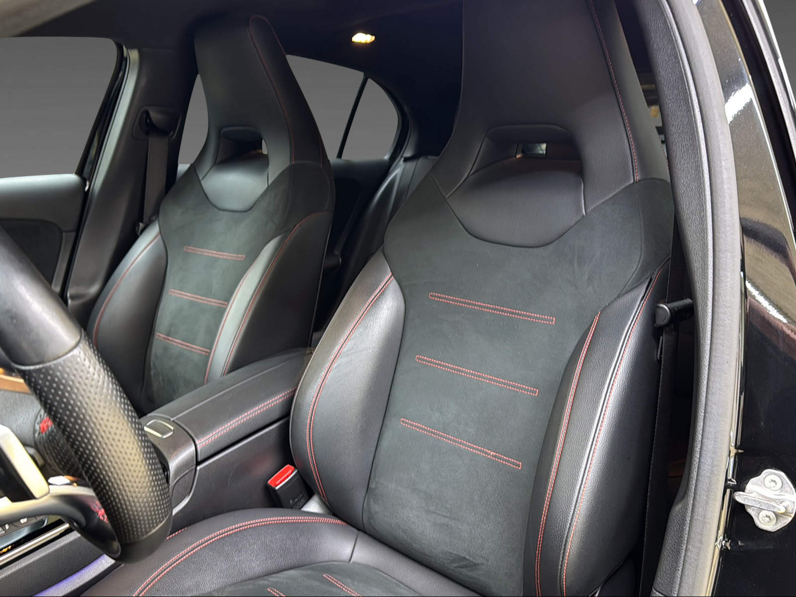 MERCEDES-BENZ A 250 4Matic-image-8