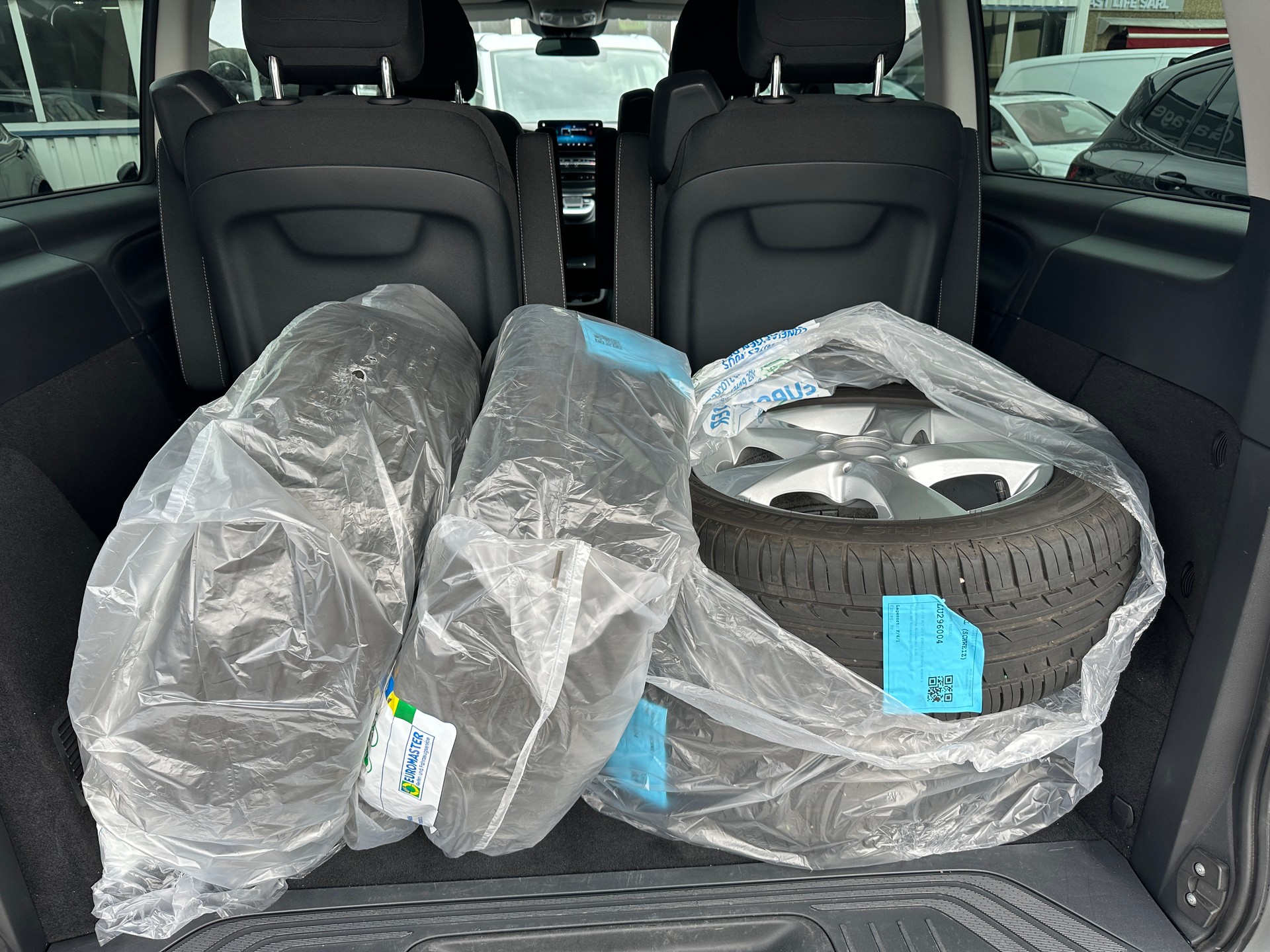 MERCEDES-BENZ V 220 d Trend lang 4Matic 9G-Tronic-image-23