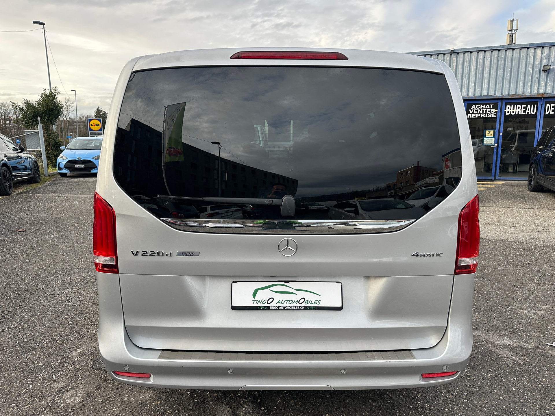 MERCEDES-BENZ V 220 d Trend lang 4Matic 9G-Tronic-image-7
